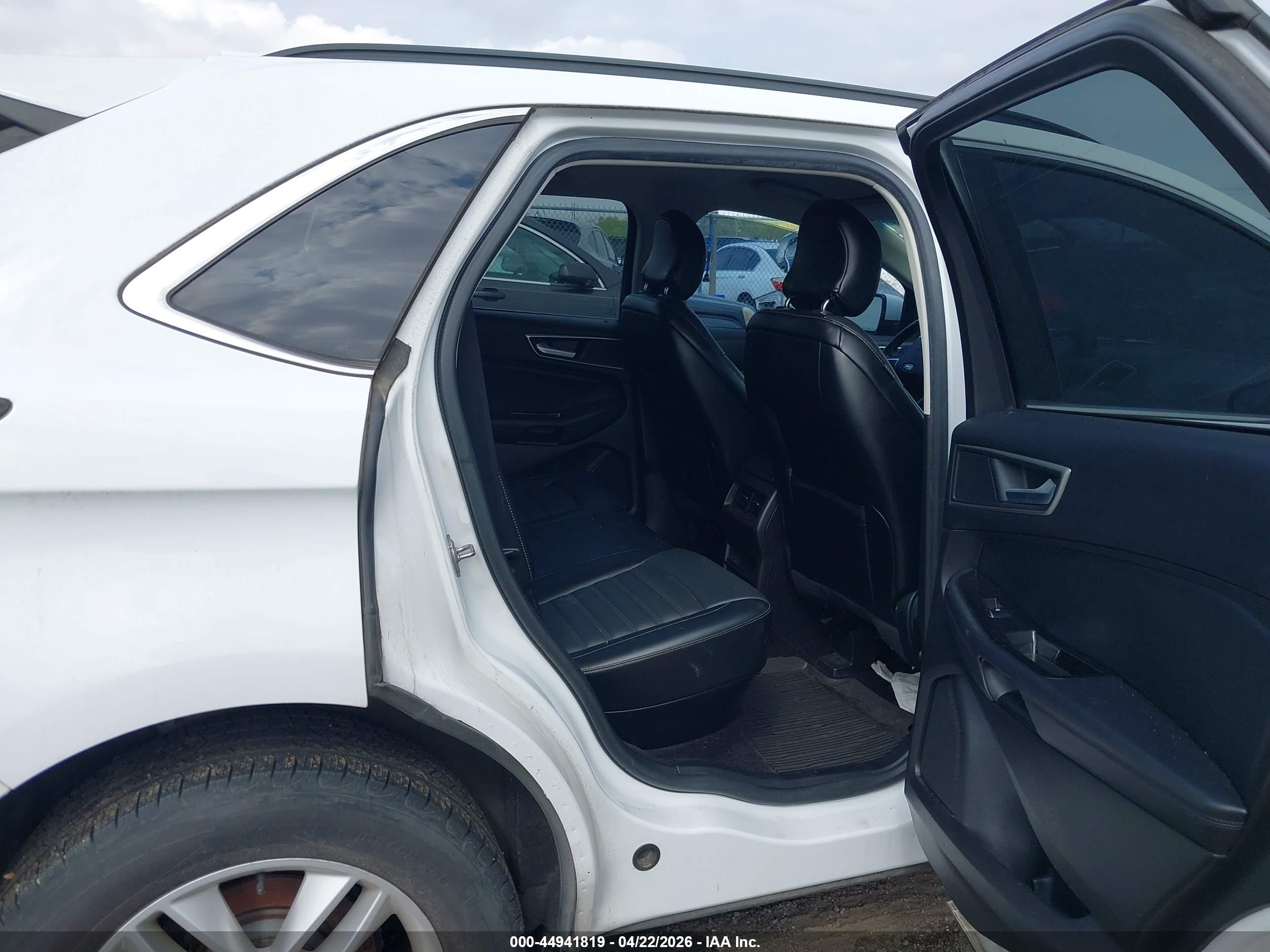 FORD EDGE image 8