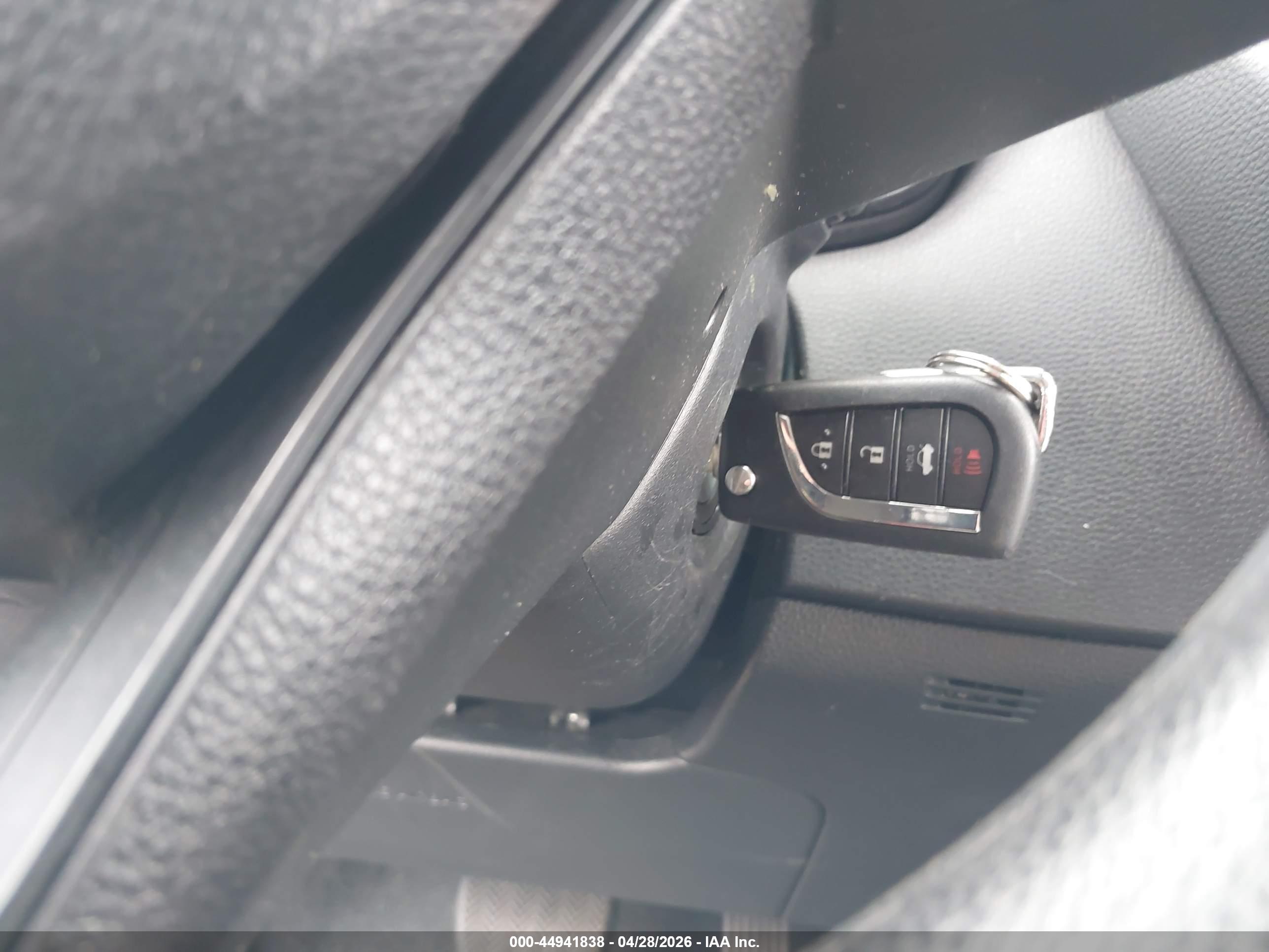TOYOTA COROLLA image 11