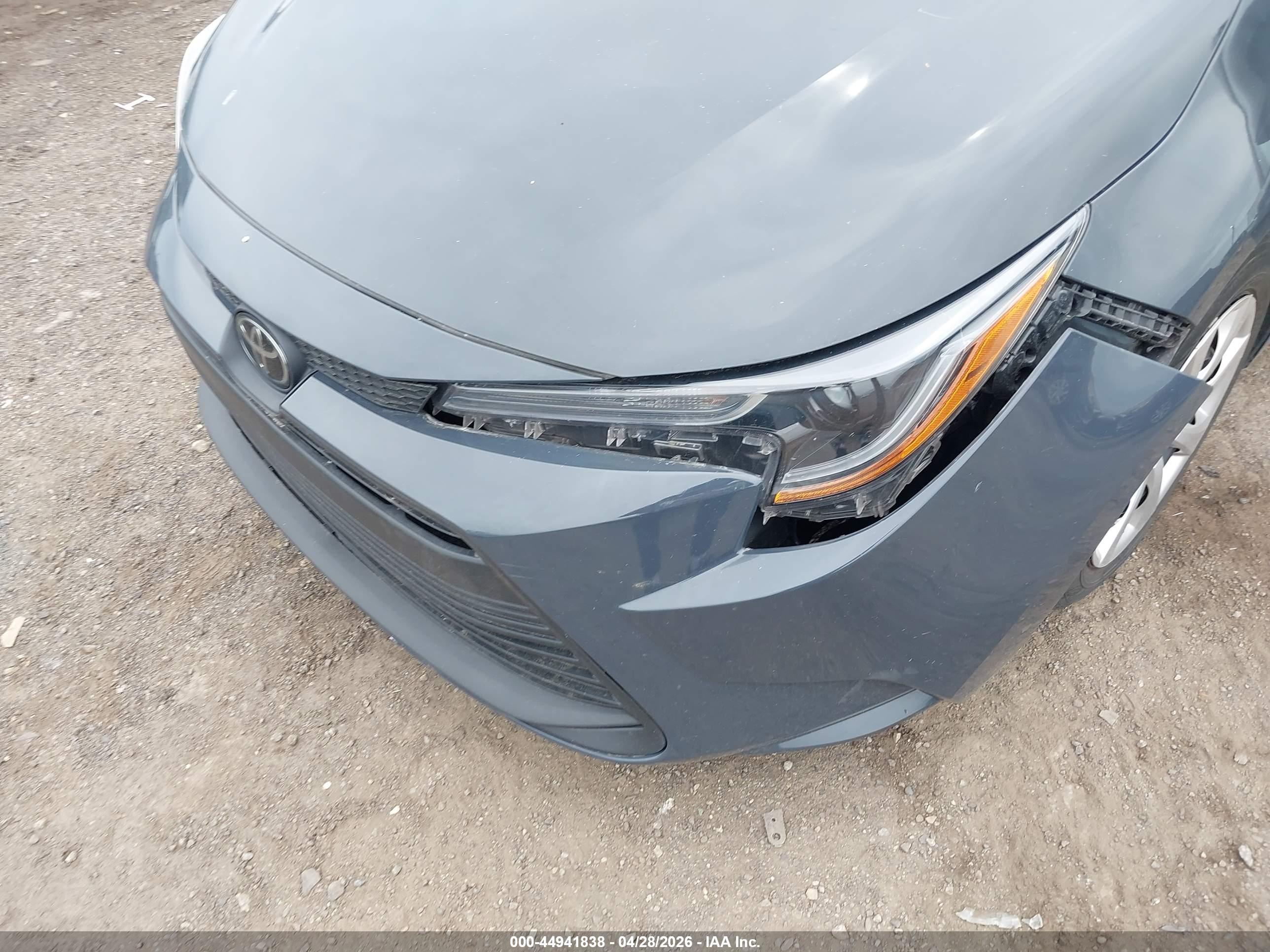 TOYOTA COROLLA image 6