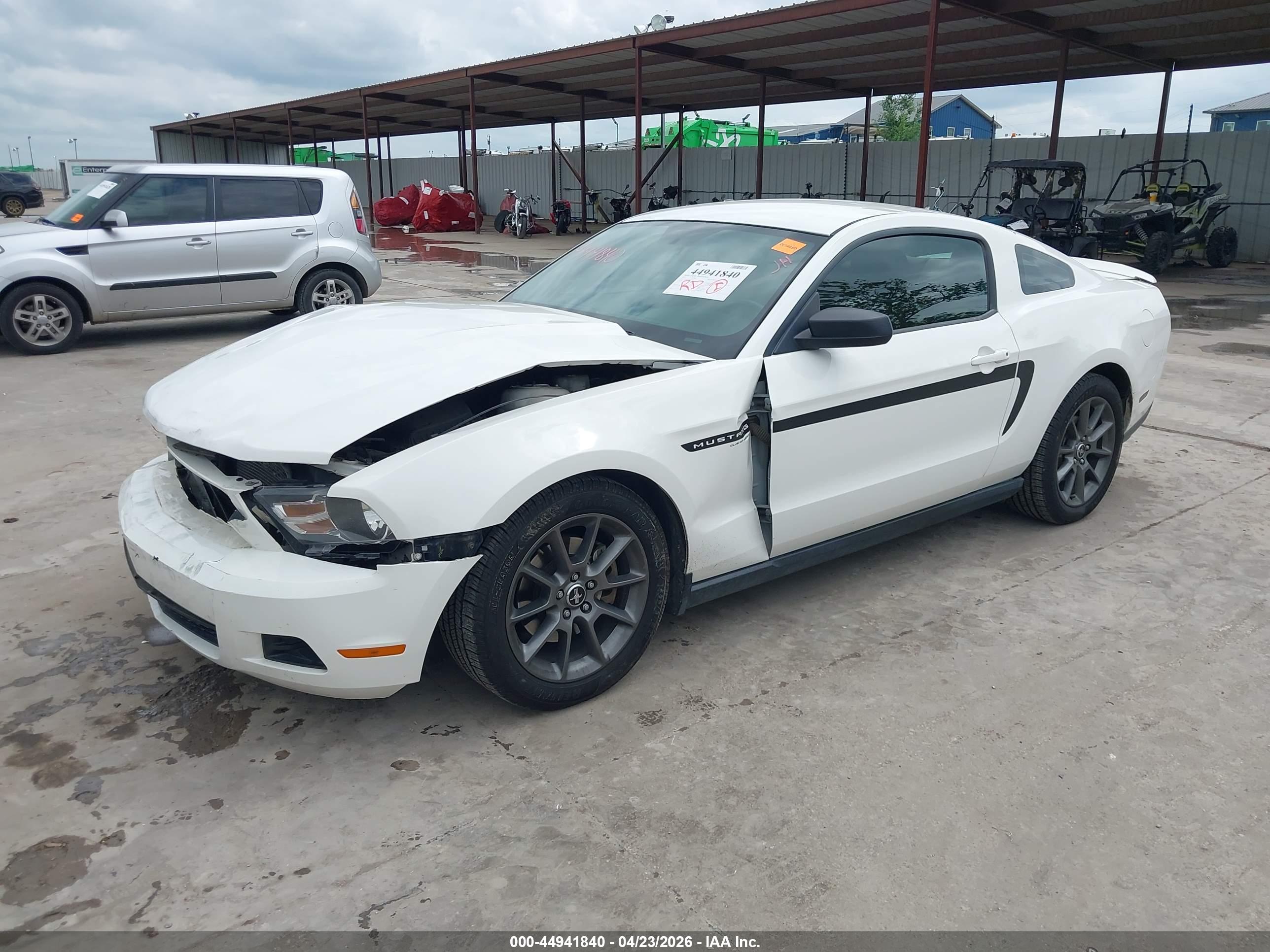 FORD MUSTANG image 2