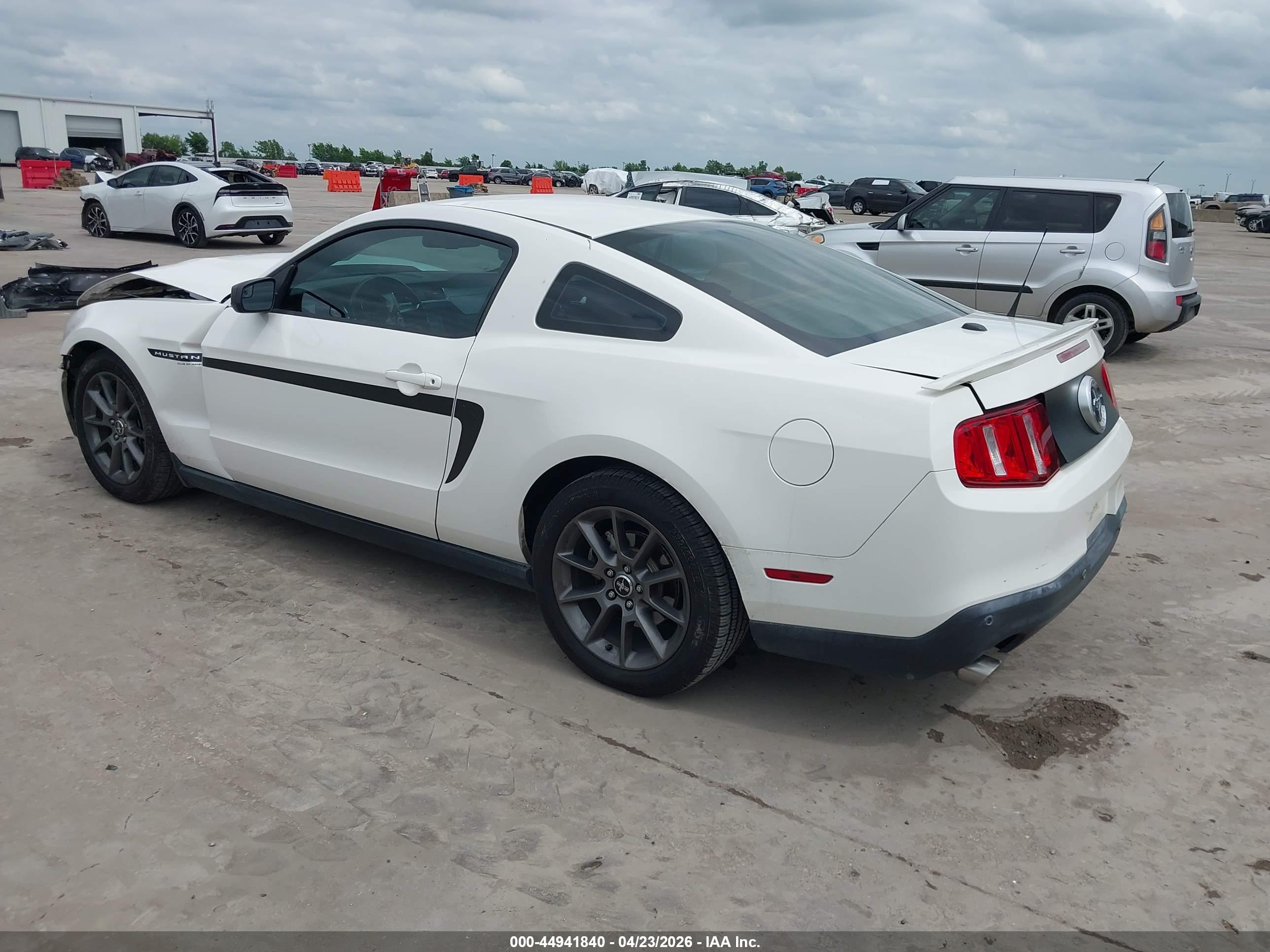 FORD MUSTANG image 3
