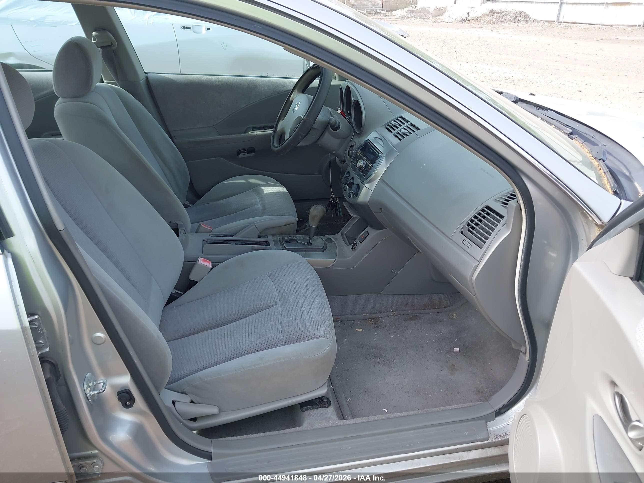 NISSAN ALTIMA image 5