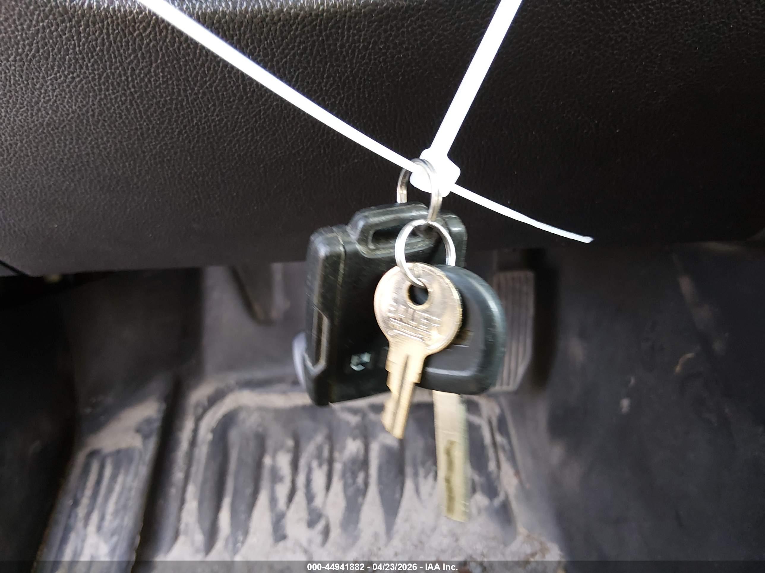 CHEVROLET COLORADO image 11