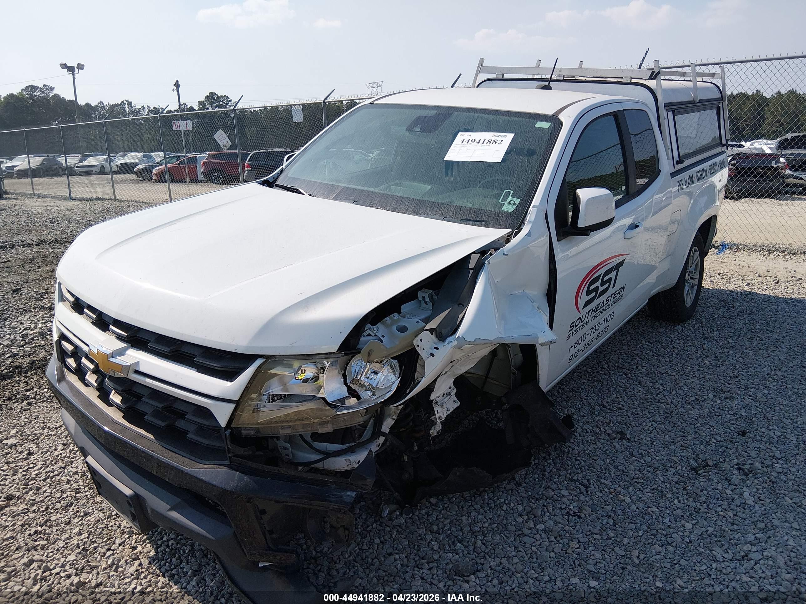 CHEVROLET COLORADO image 2