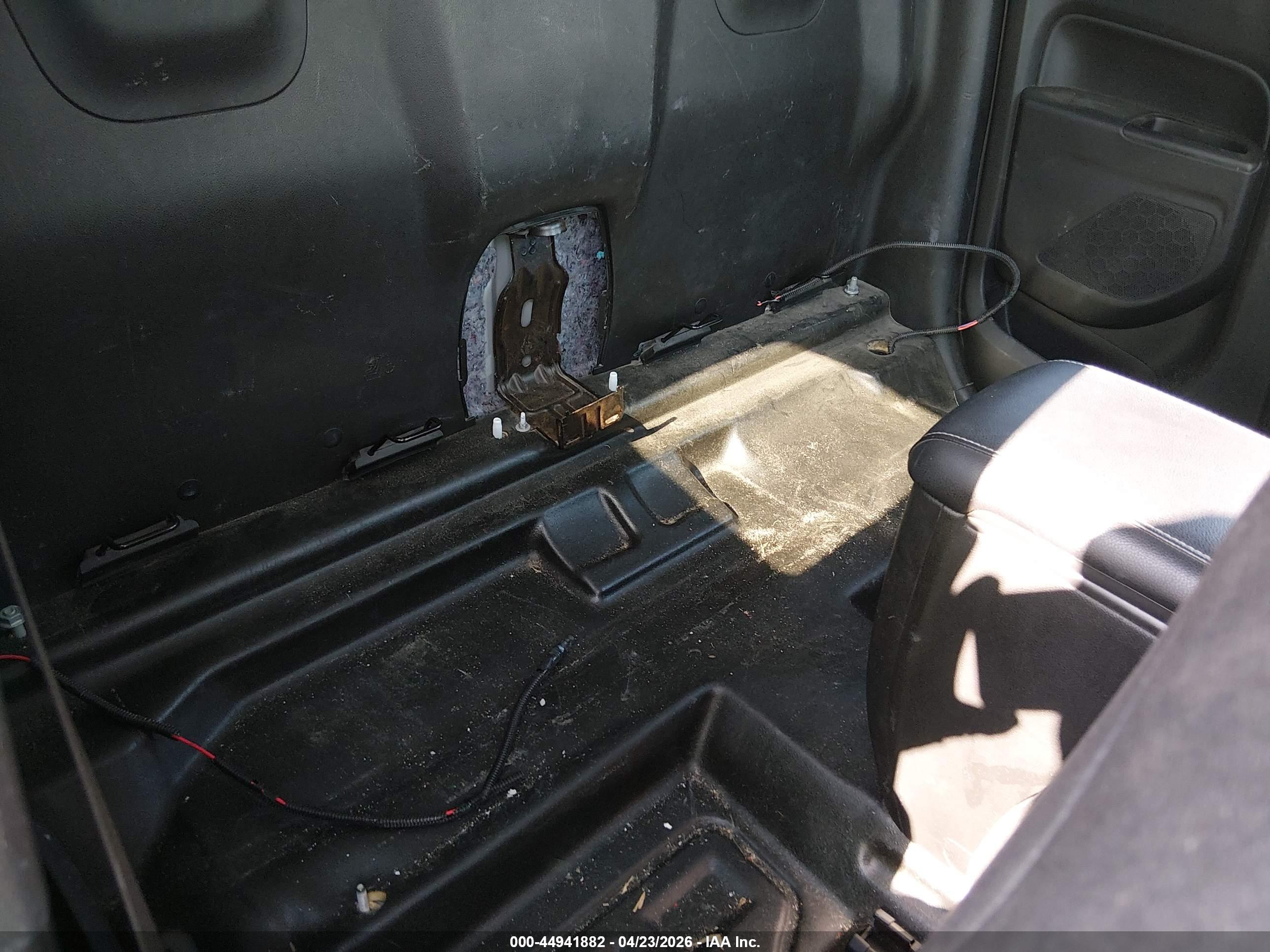 CHEVROLET COLORADO image 8
