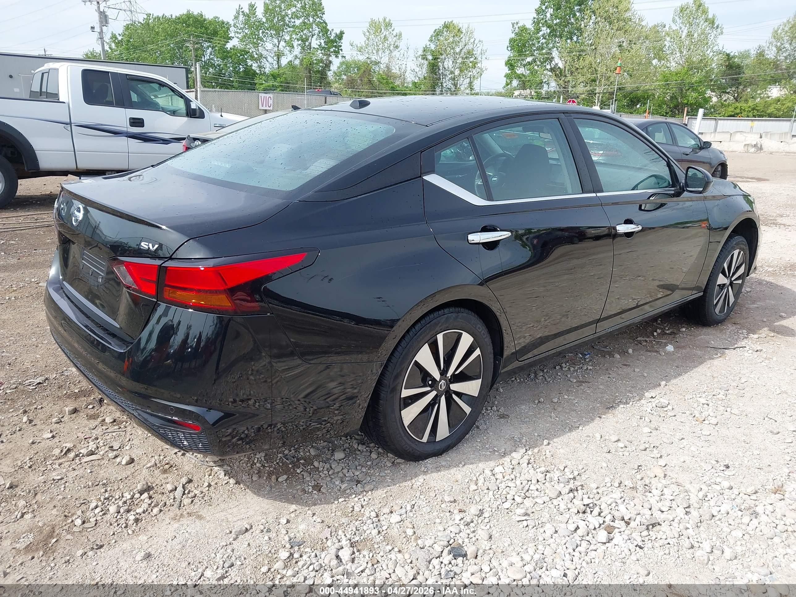 NISSAN ALTIMA image 4