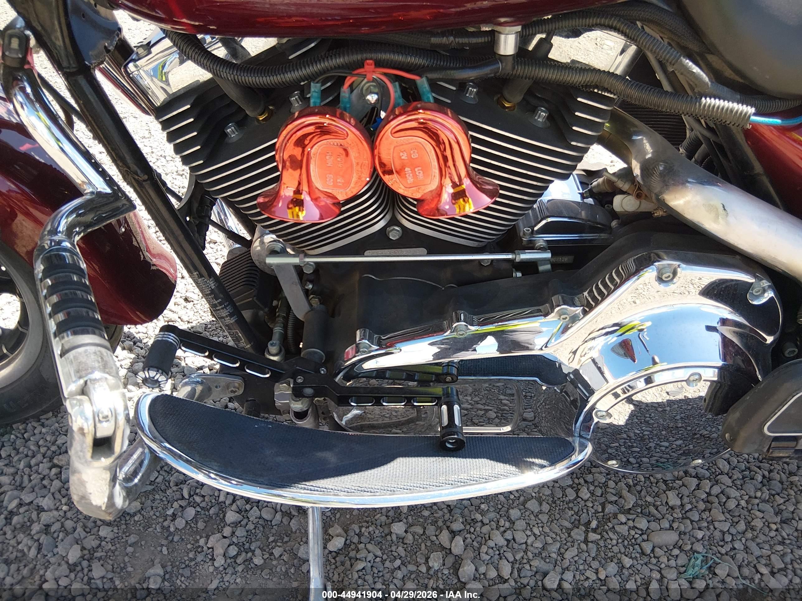 HARLEY-DAVIDSON FLHT image 9