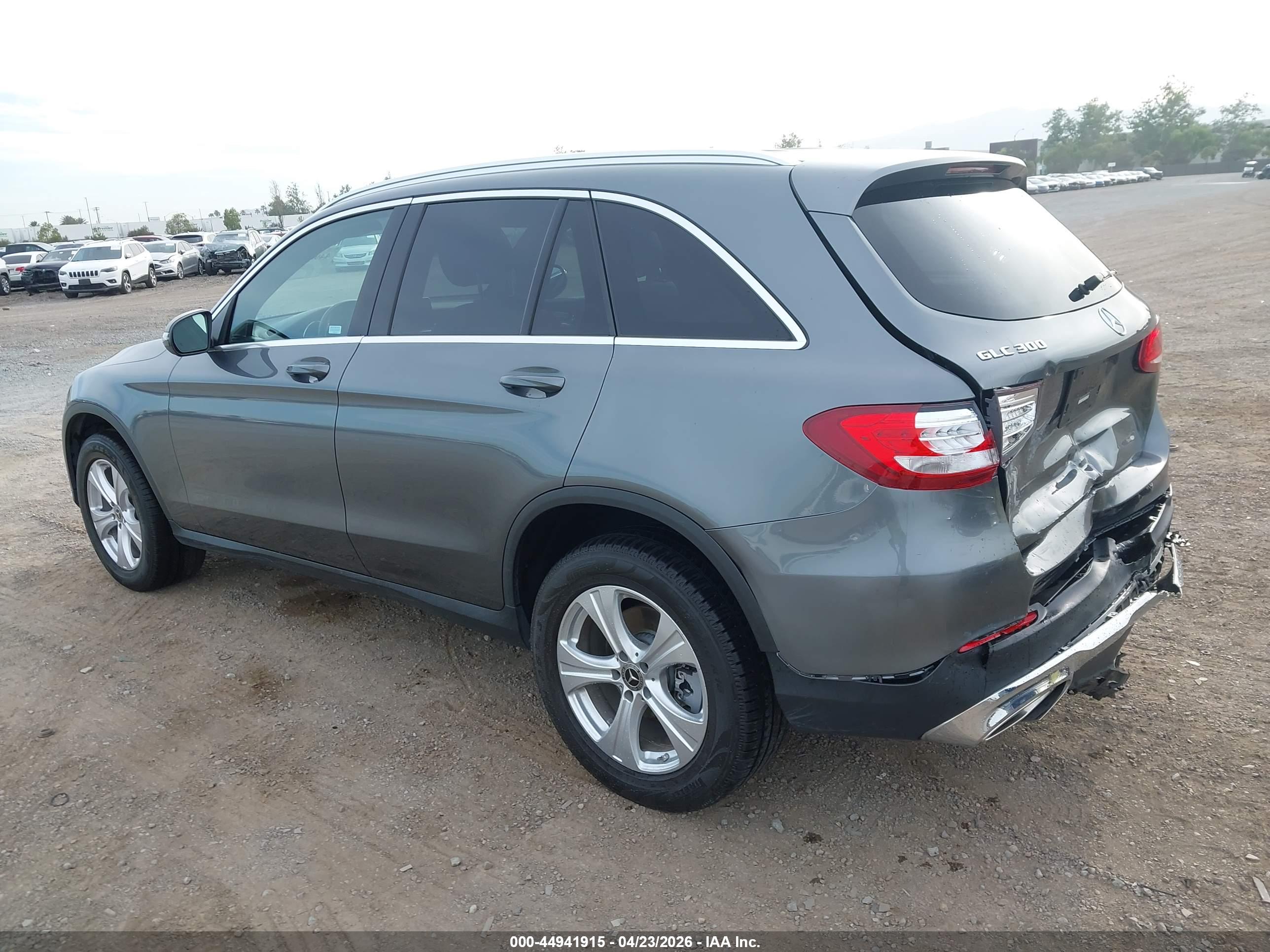 MERCEDES-BENZ GLC image 3