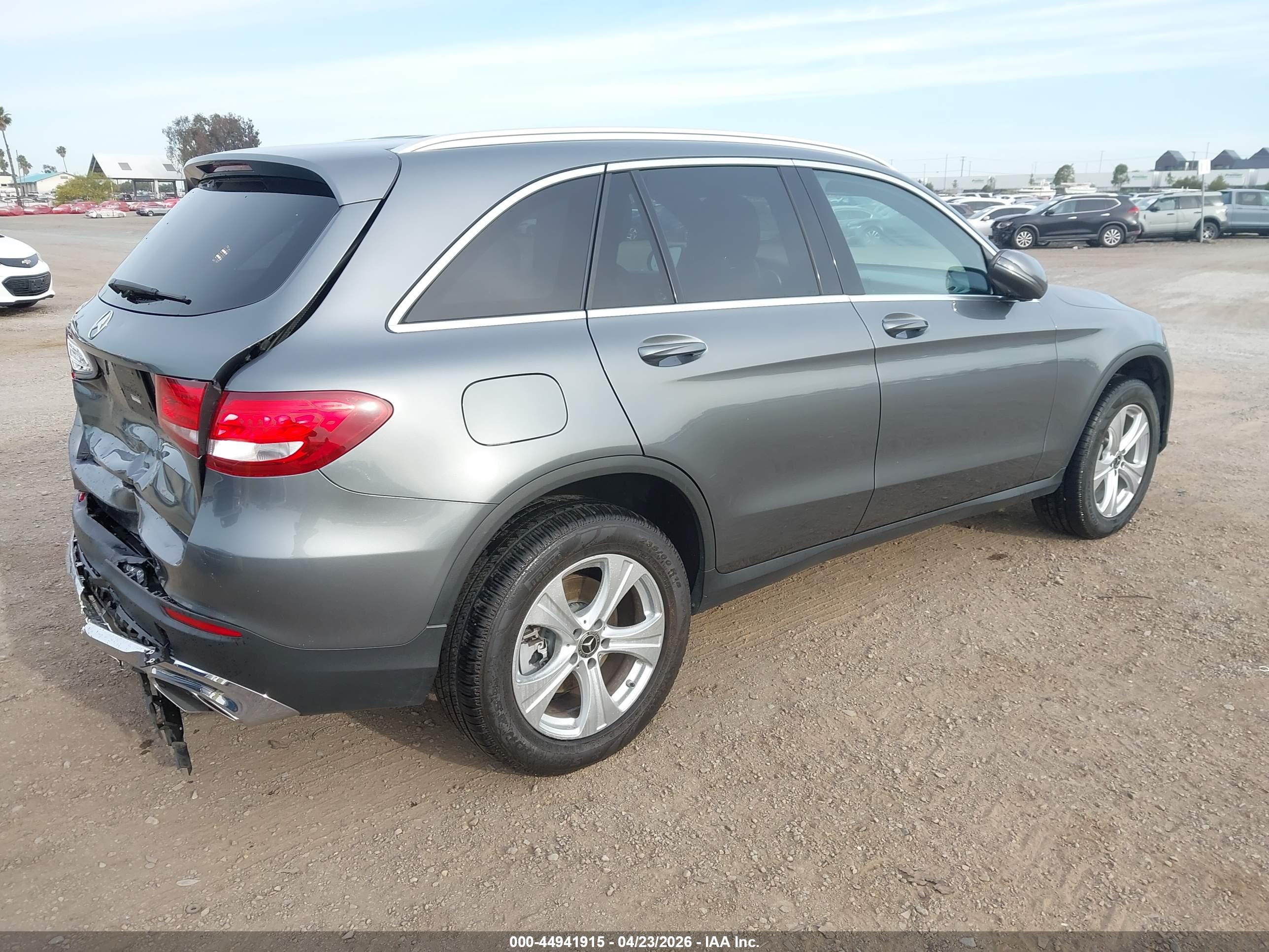 MERCEDES-BENZ GLC image 4