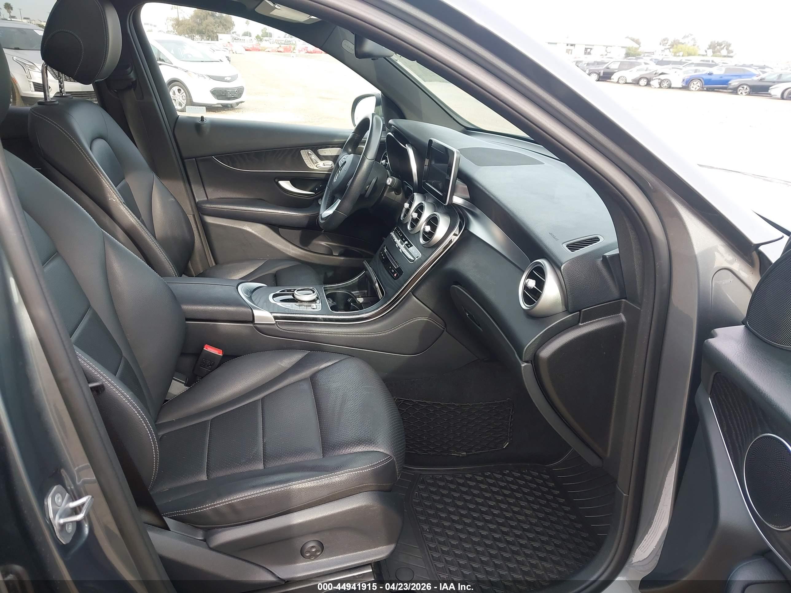 MERCEDES-BENZ GLC image 5