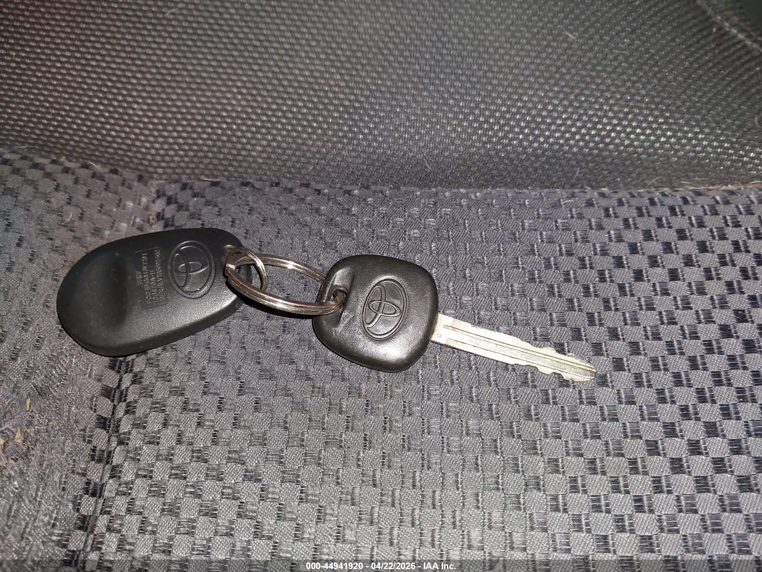 TOYOTA CAMRY image 11