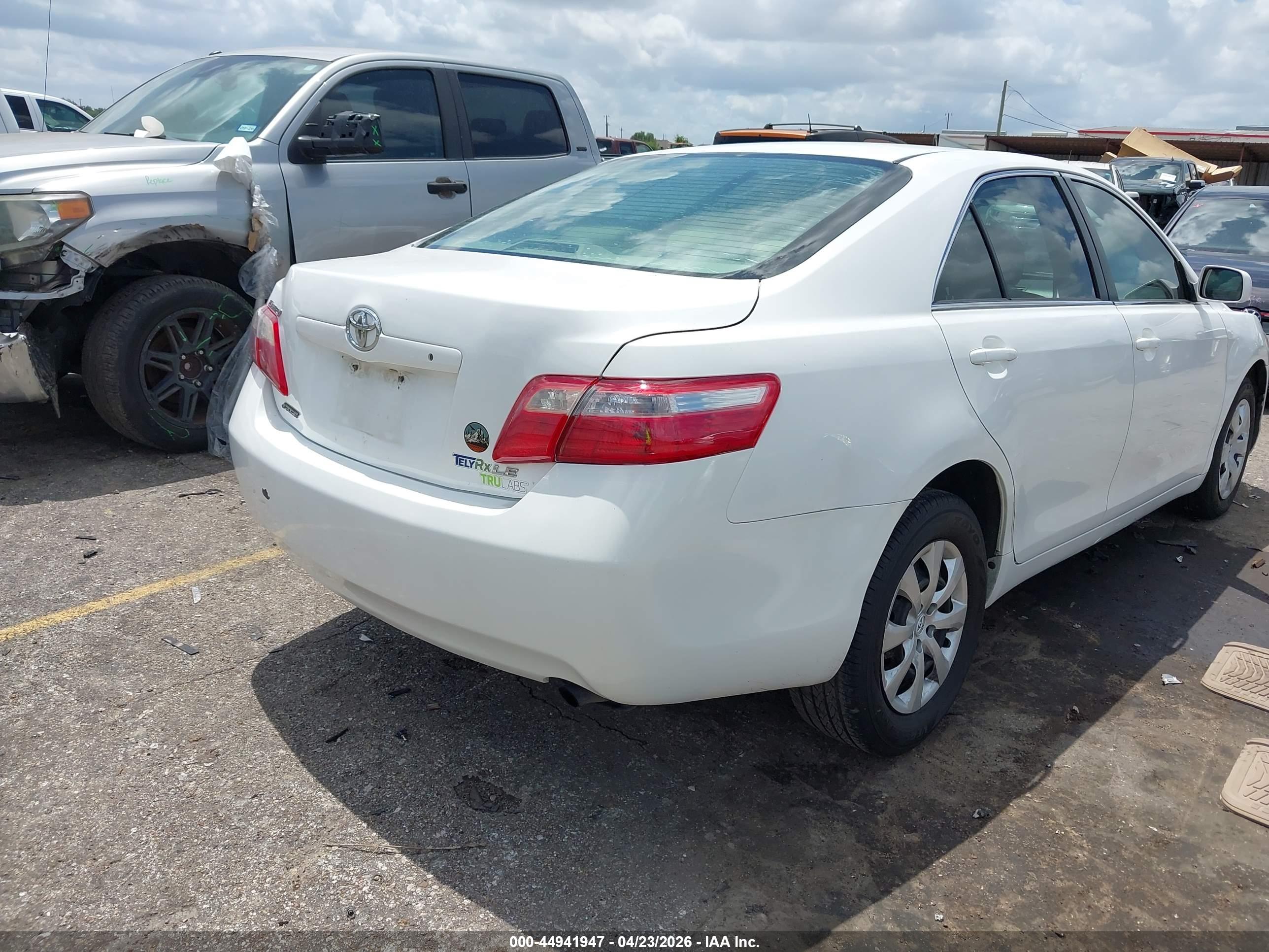 TOYOTA CAMRY image 4