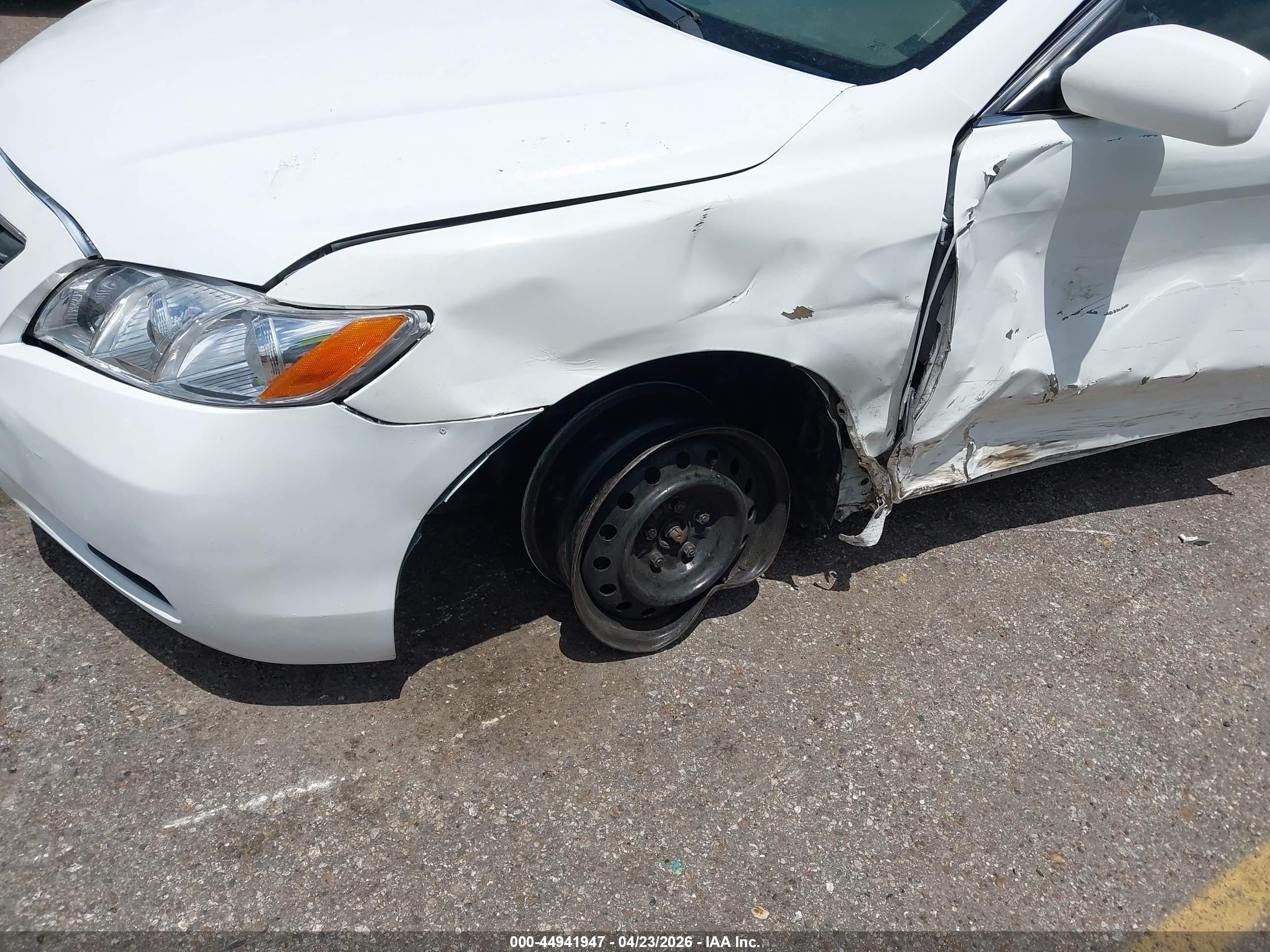 TOYOTA CAMRY image 6
