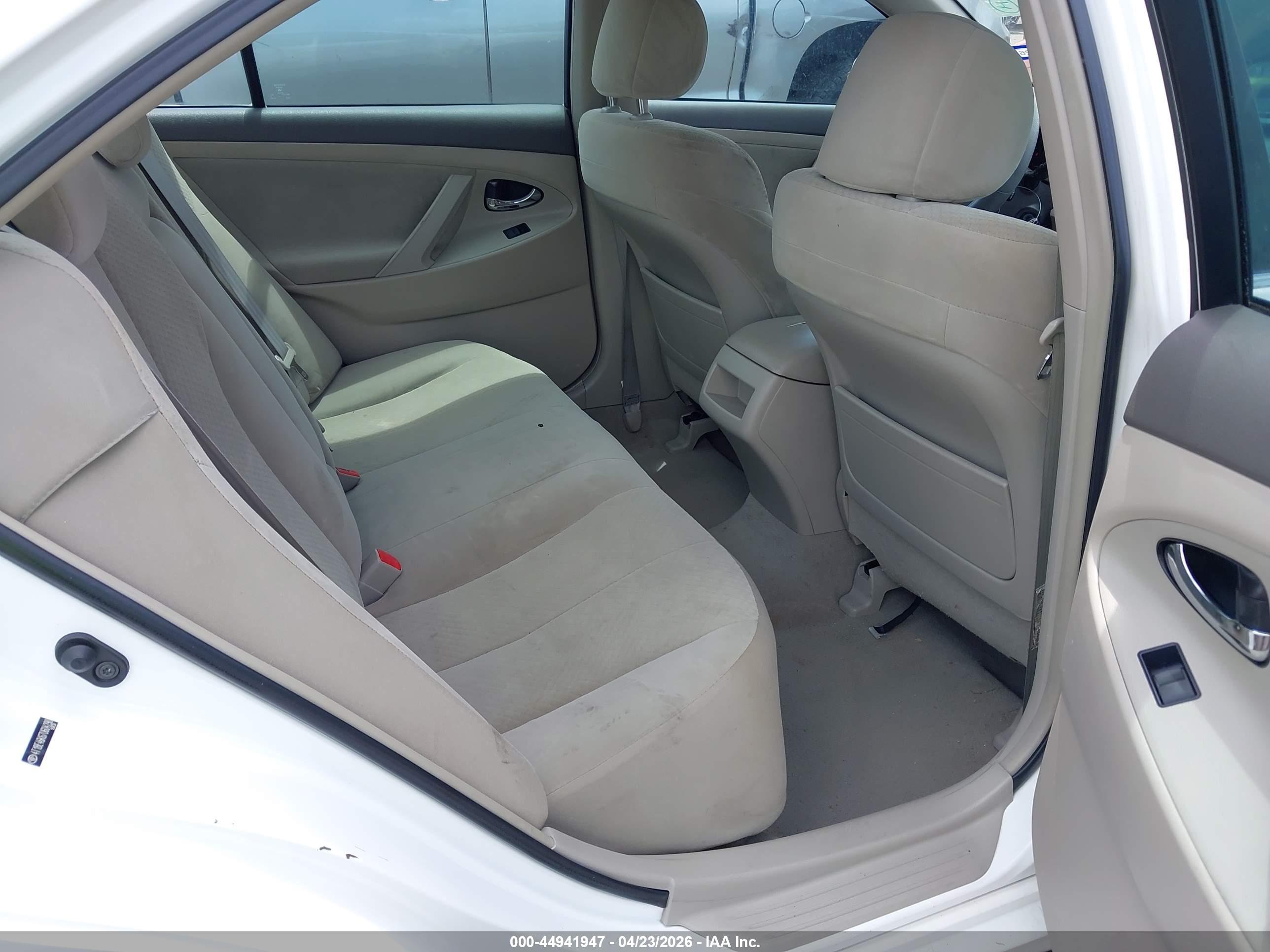 TOYOTA CAMRY image 8
