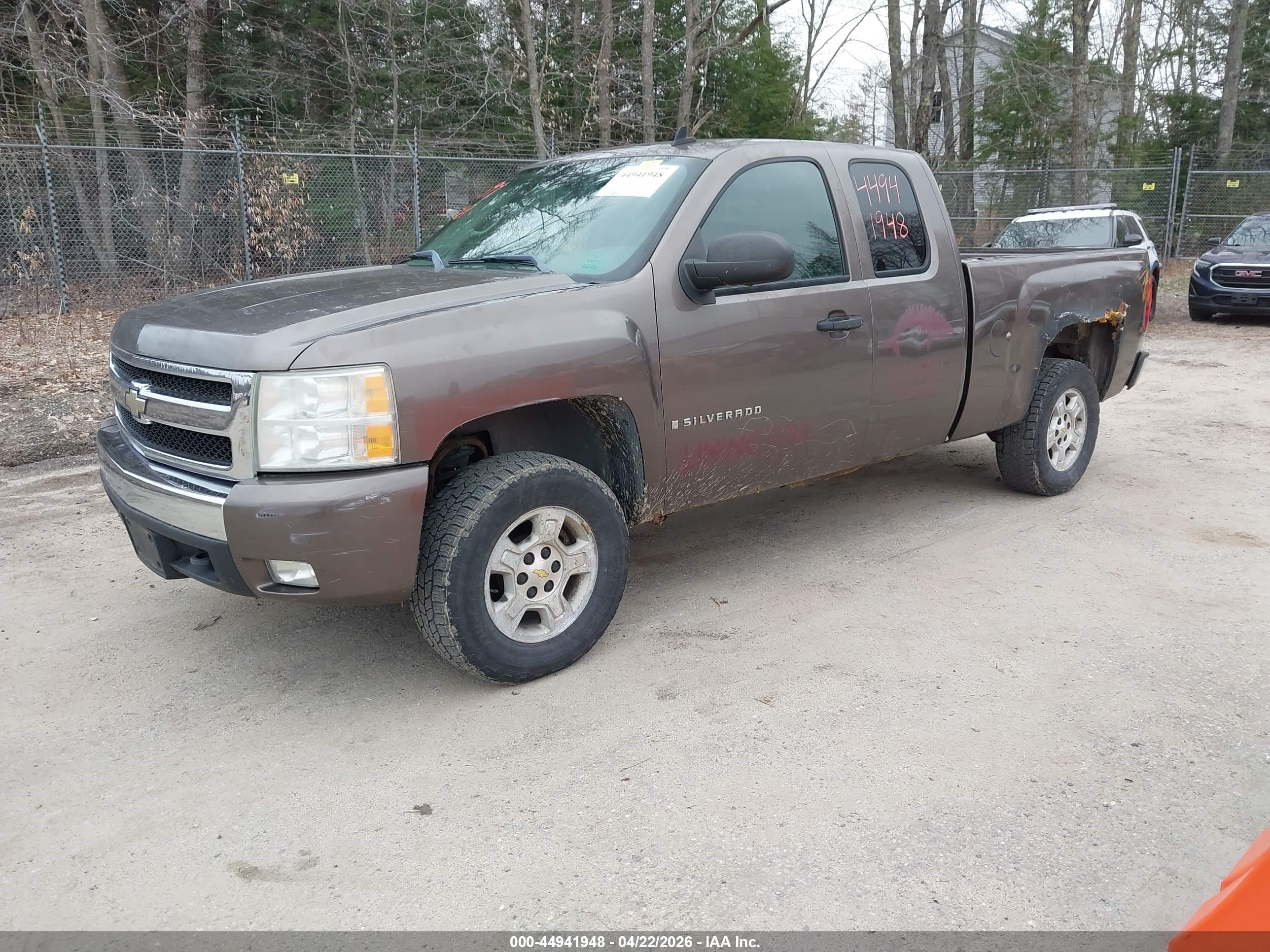 CHEVROLET SILVERADO image 2