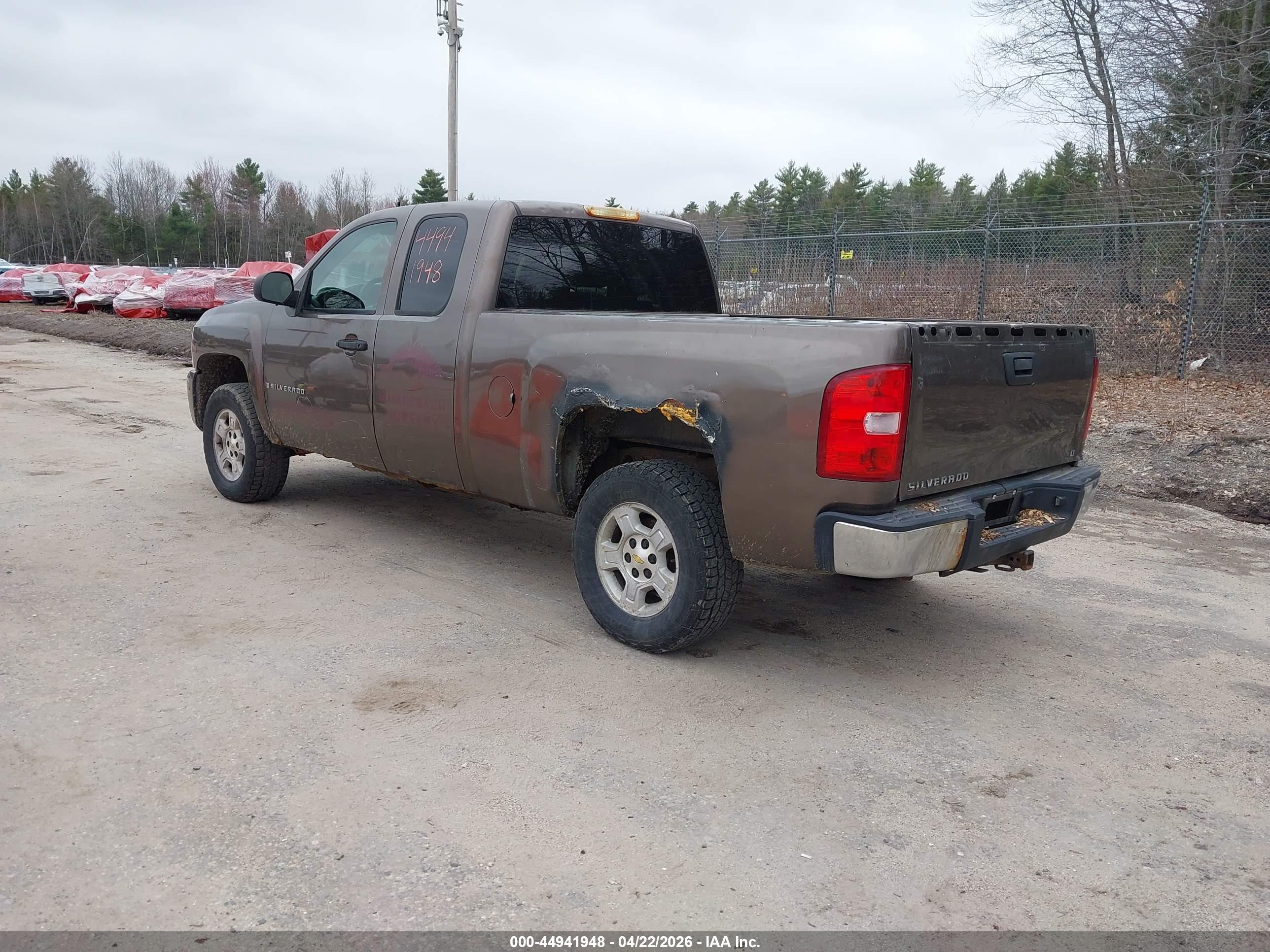 CHEVROLET SILVERADO image 3