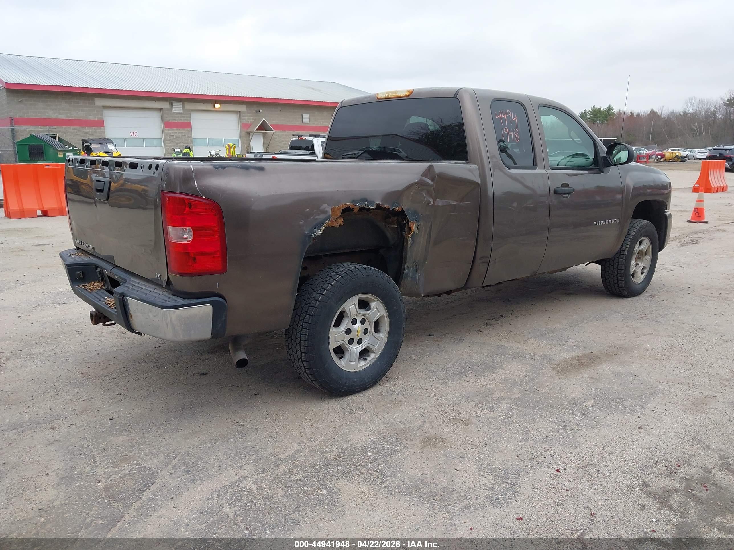 CHEVROLET SILVERADO image 4