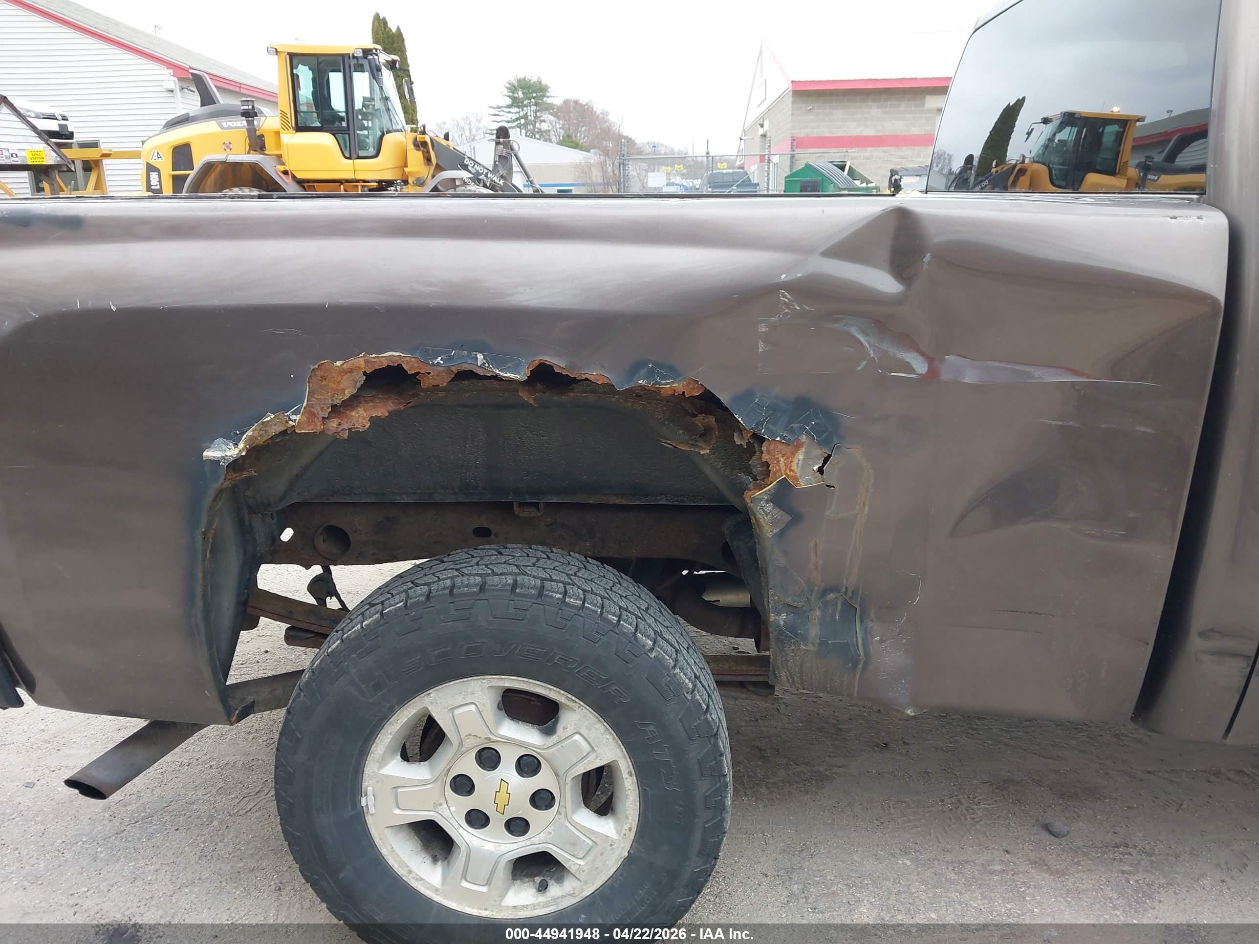 CHEVROLET SILVERADO image 6