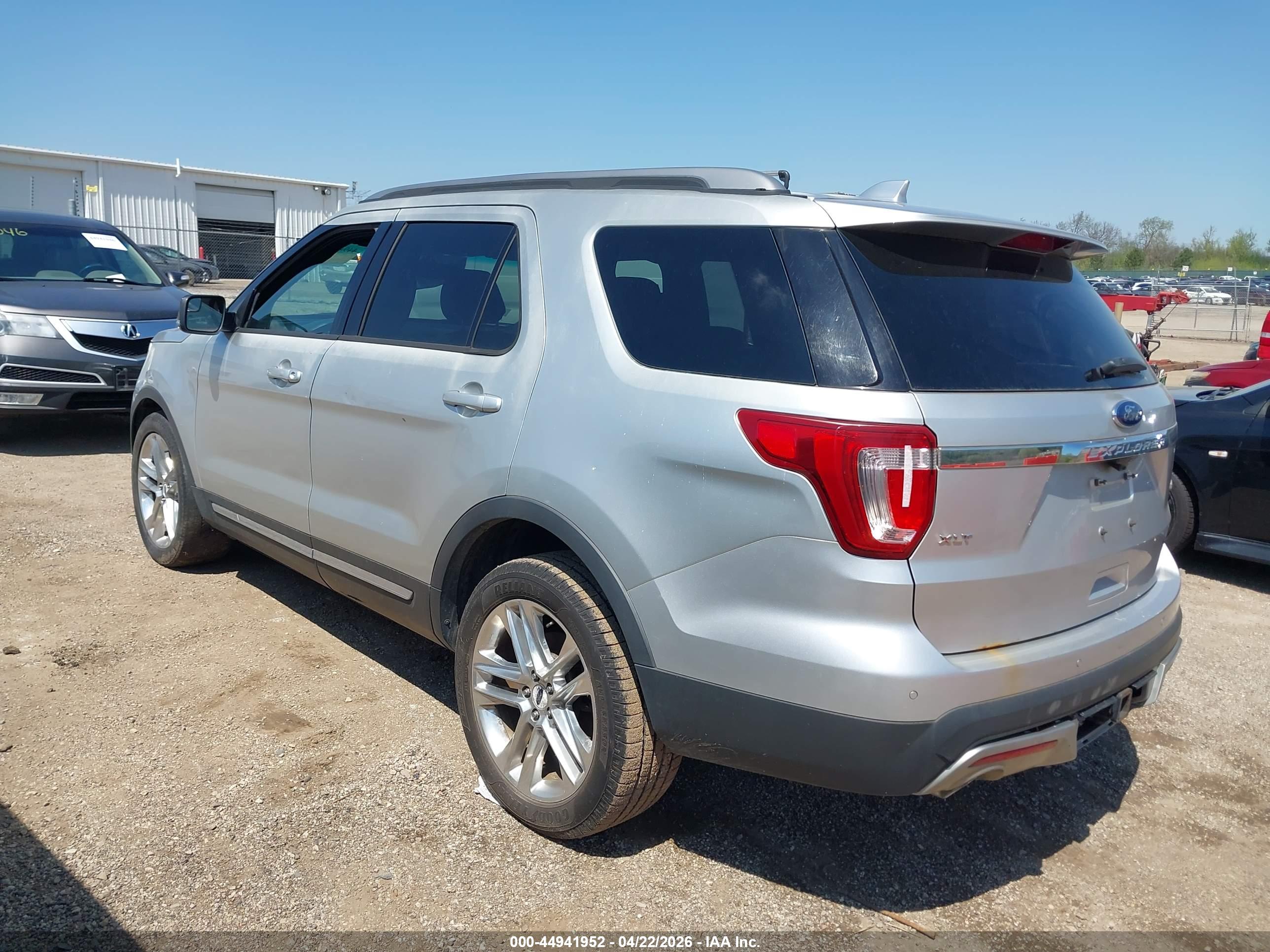 FORD EXPLORER image 3