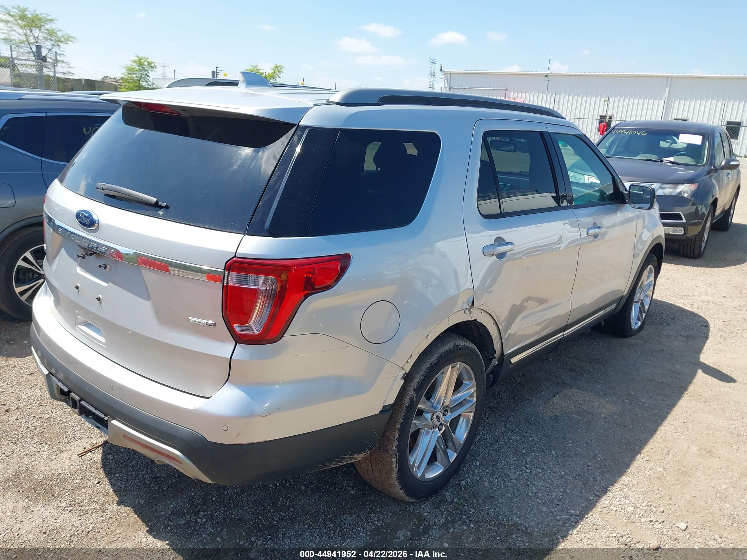 FORD EXPLORER image 4