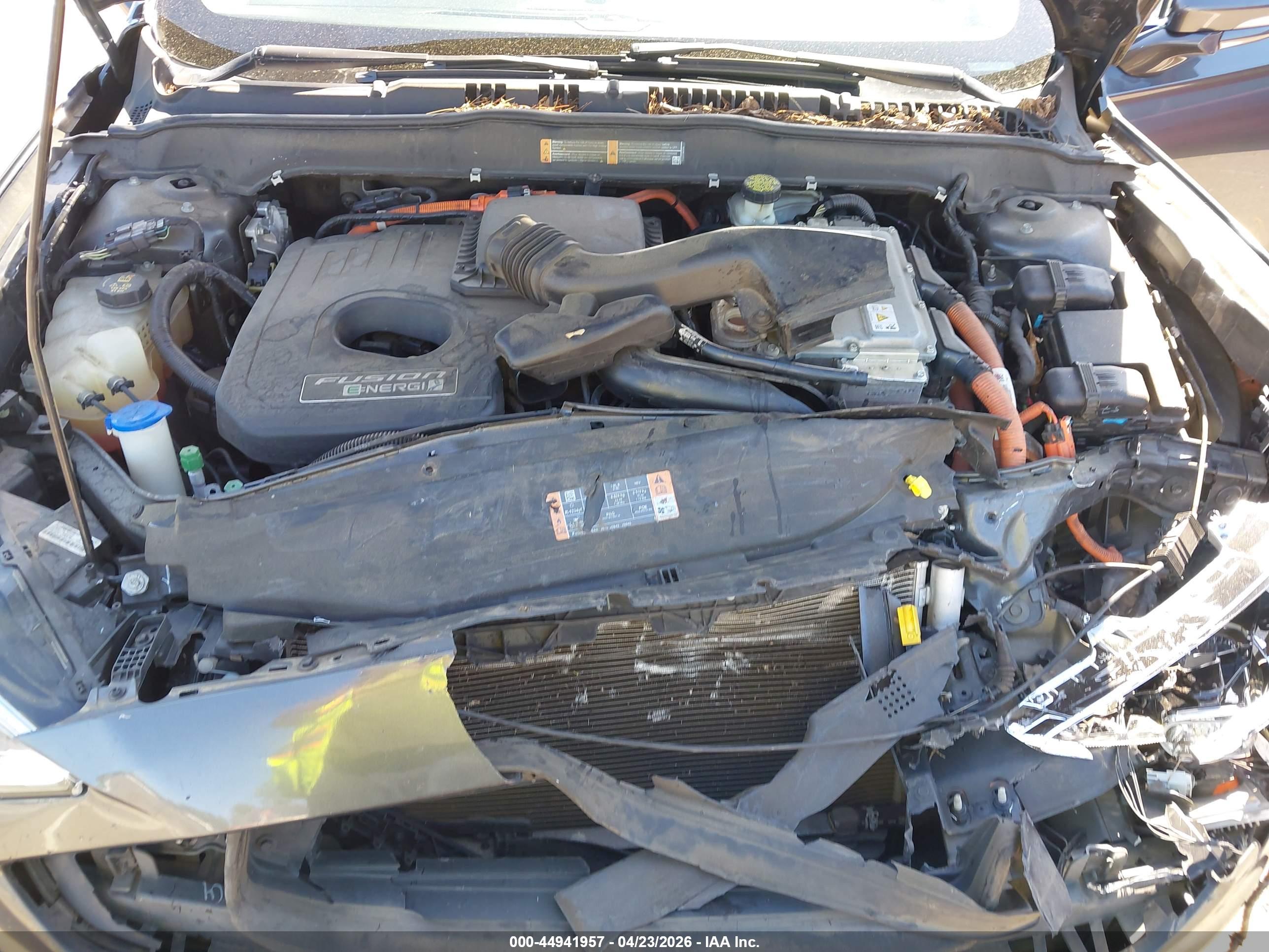 FORD FUSION image 10