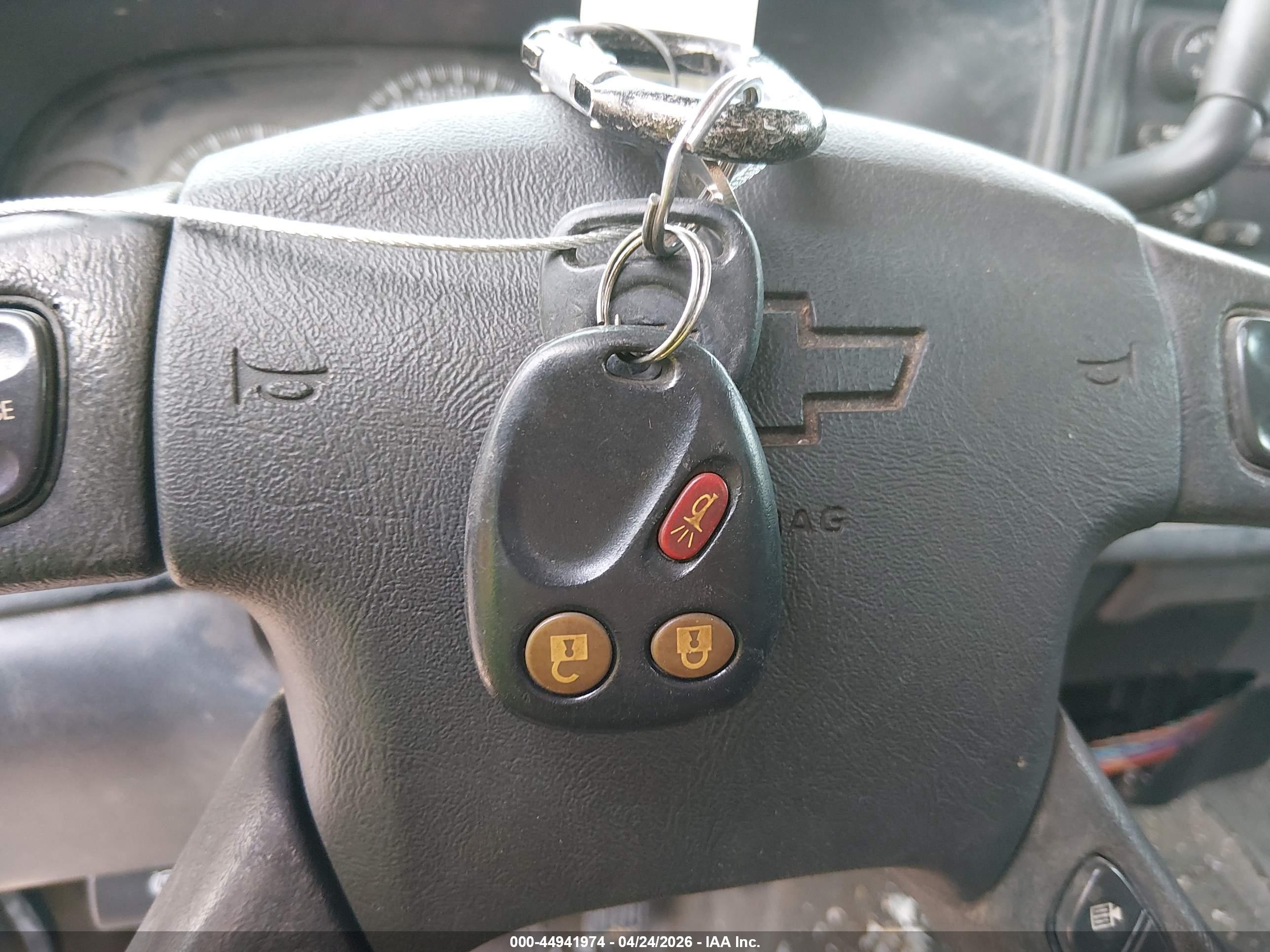 CHEVROLET SILVERADO image 11