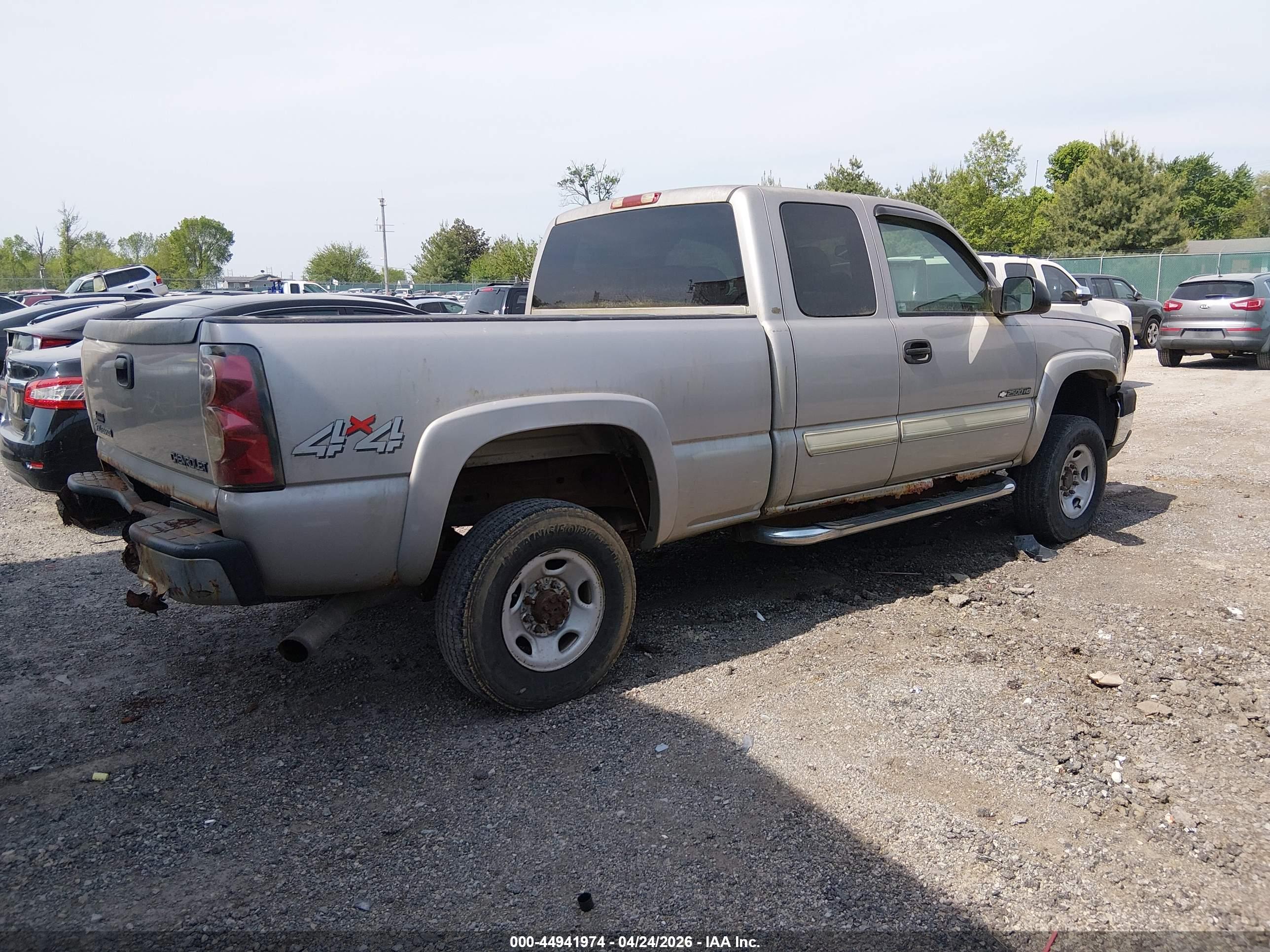 CHEVROLET SILVERADO image 4