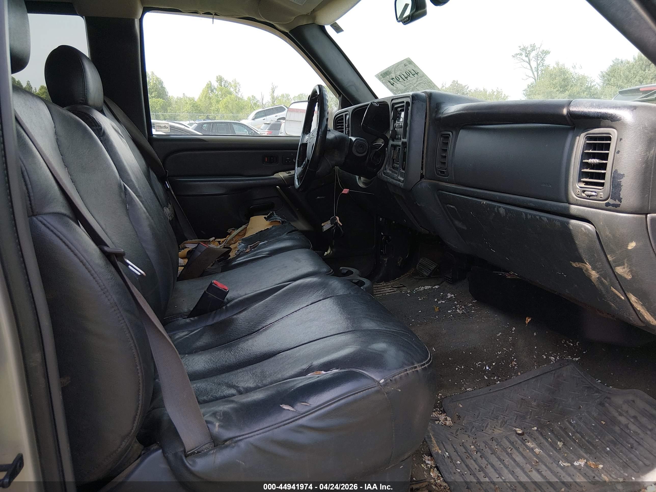 CHEVROLET SILVERADO image 5