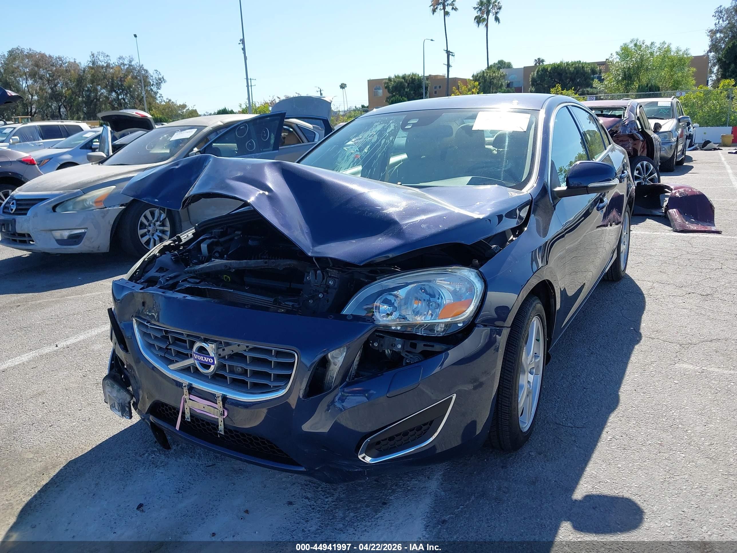 VOLVO S60 image 2