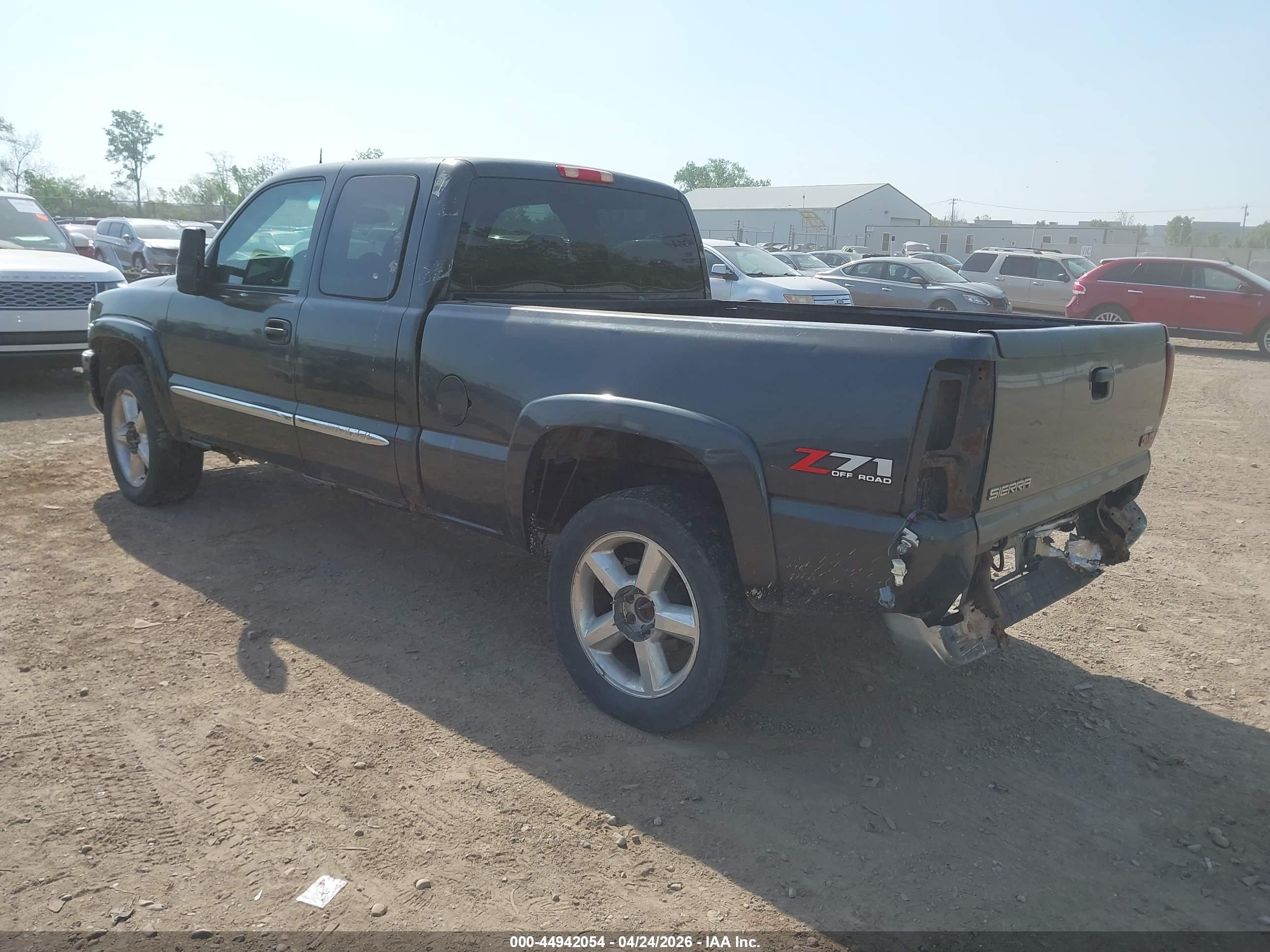 GMC SIERRA image 3