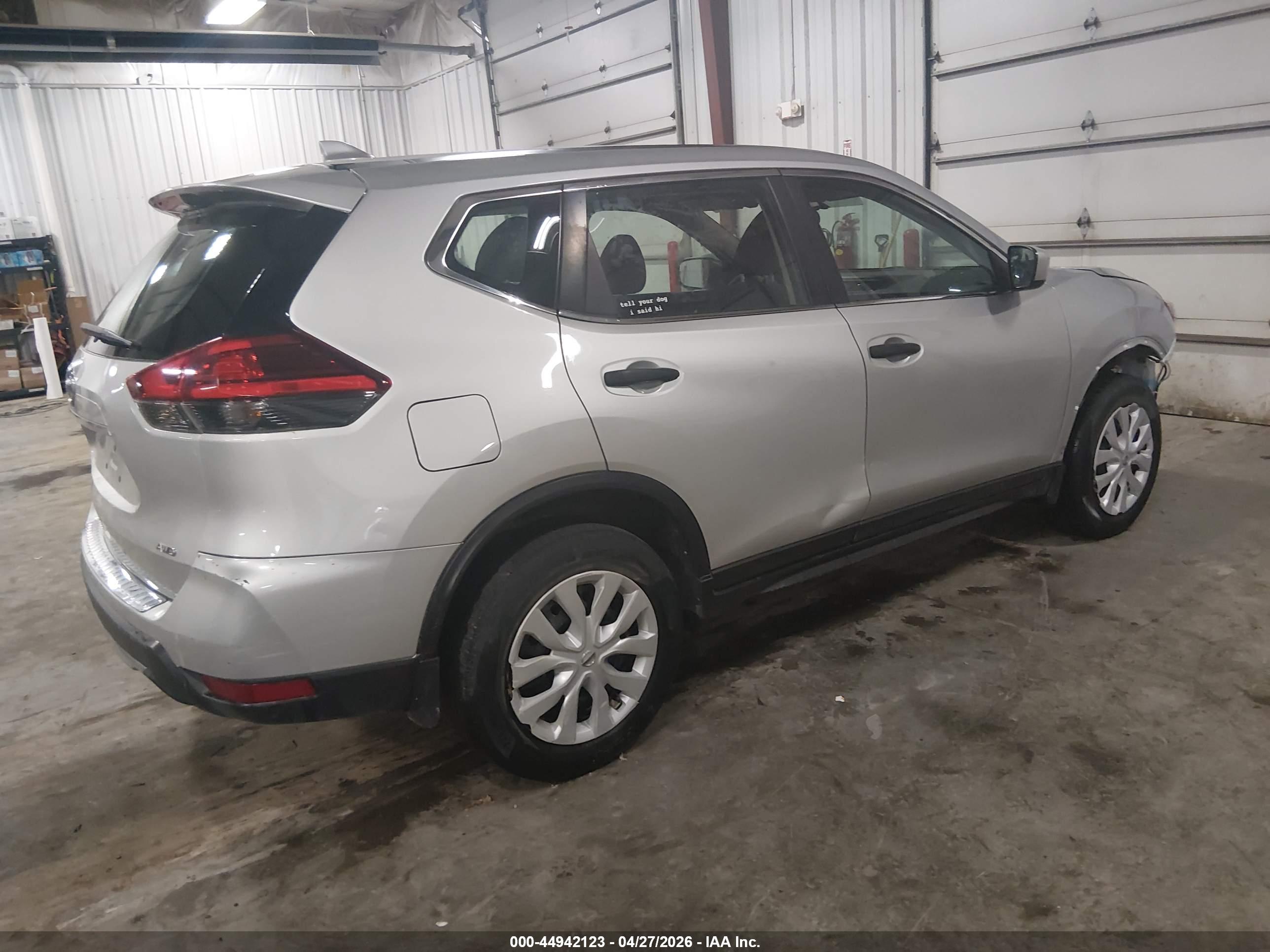 NISSAN ROGUE image 4