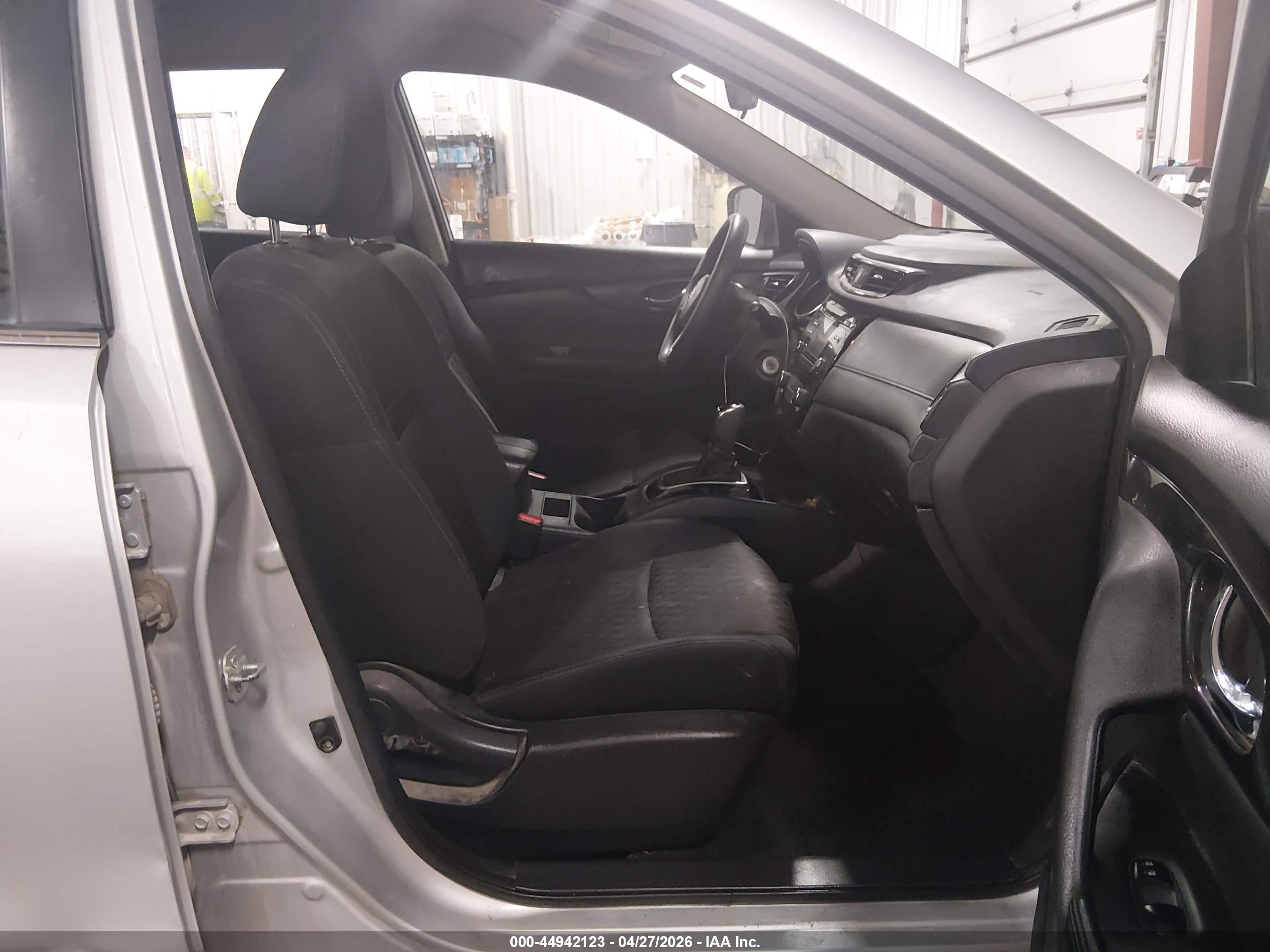 NISSAN ROGUE image 5