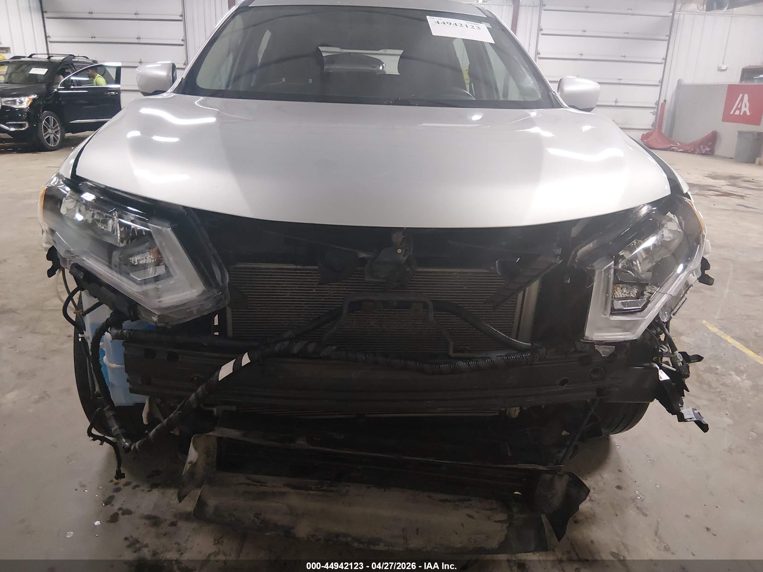 NISSAN ROGUE image 6