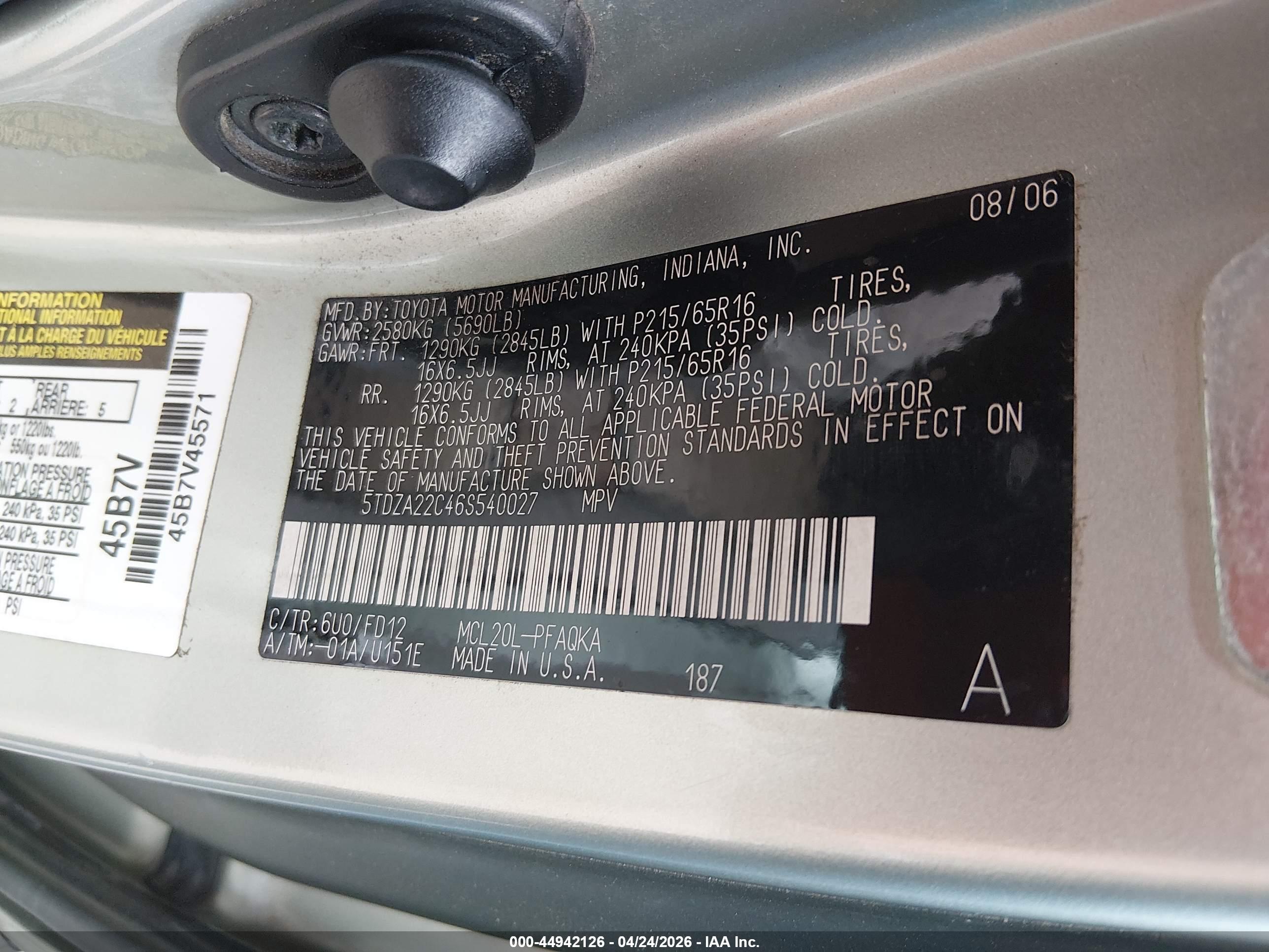 TOYOTA SIENNA image 9