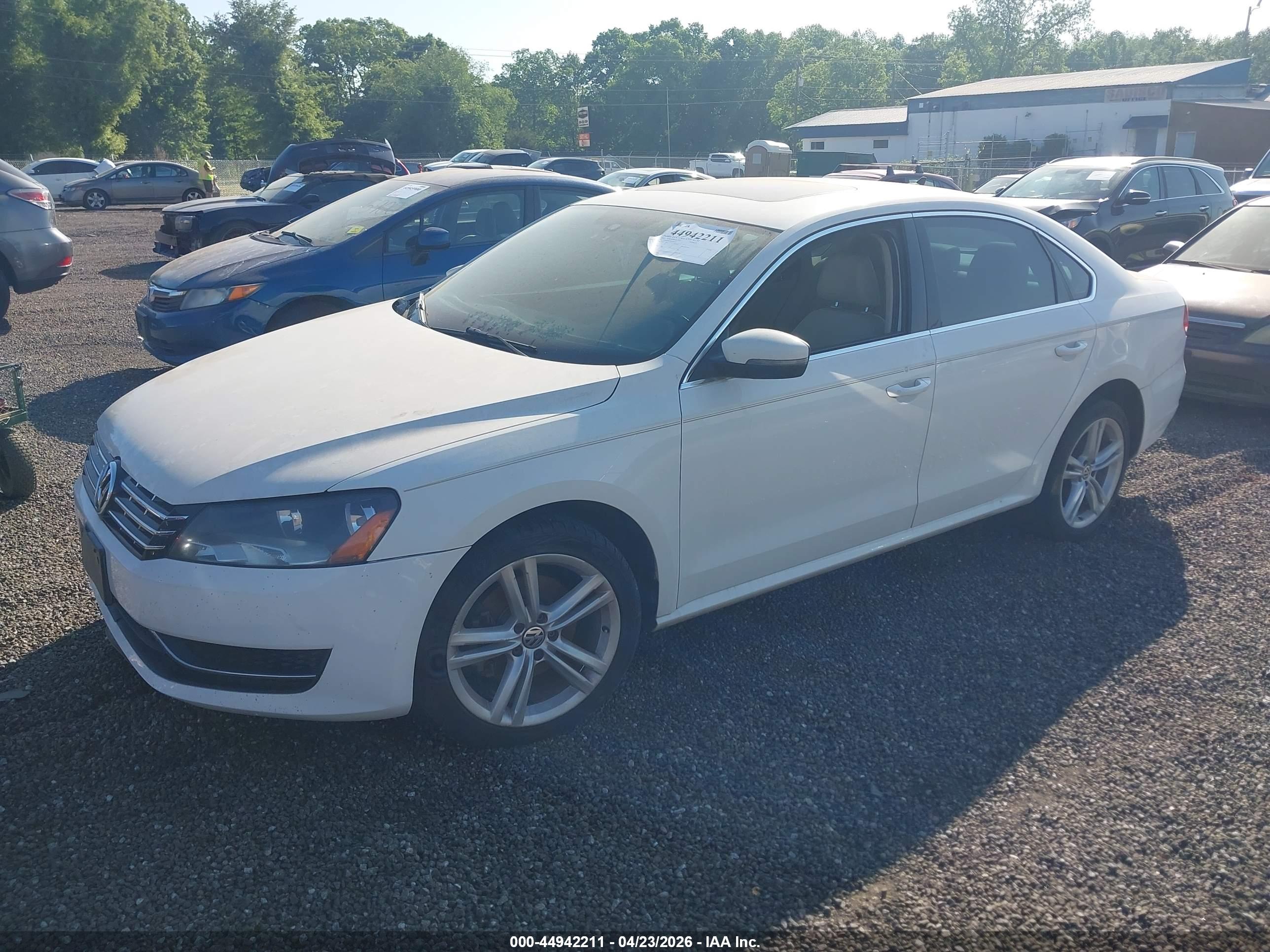 VOLKSWAGEN PASSAT image 2