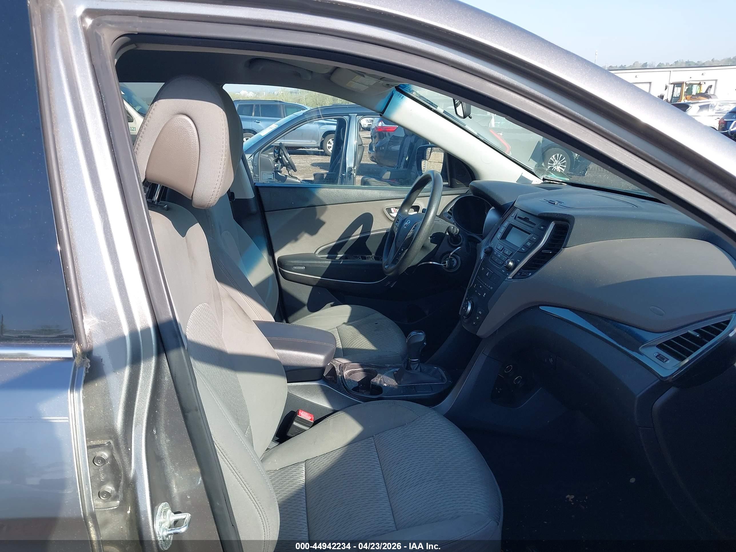 HYUNDAI SANTA image 5
