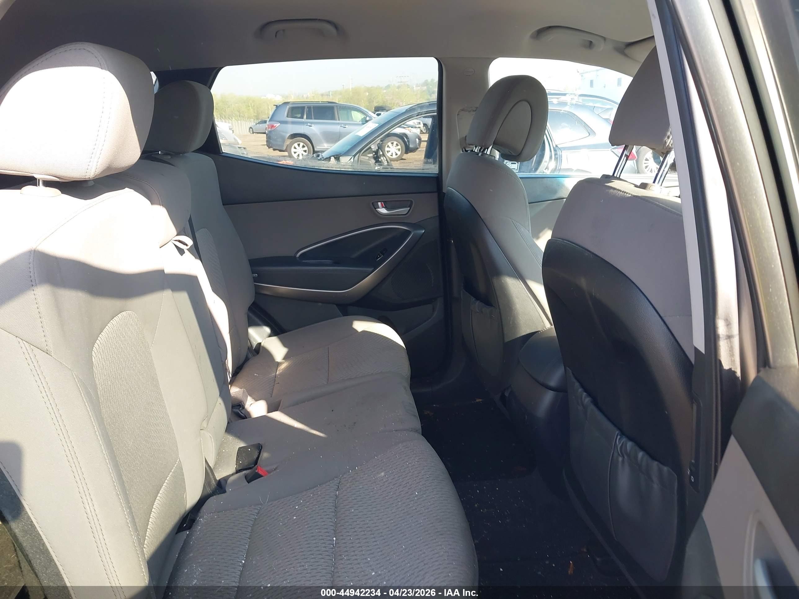 HYUNDAI SANTA image 8
