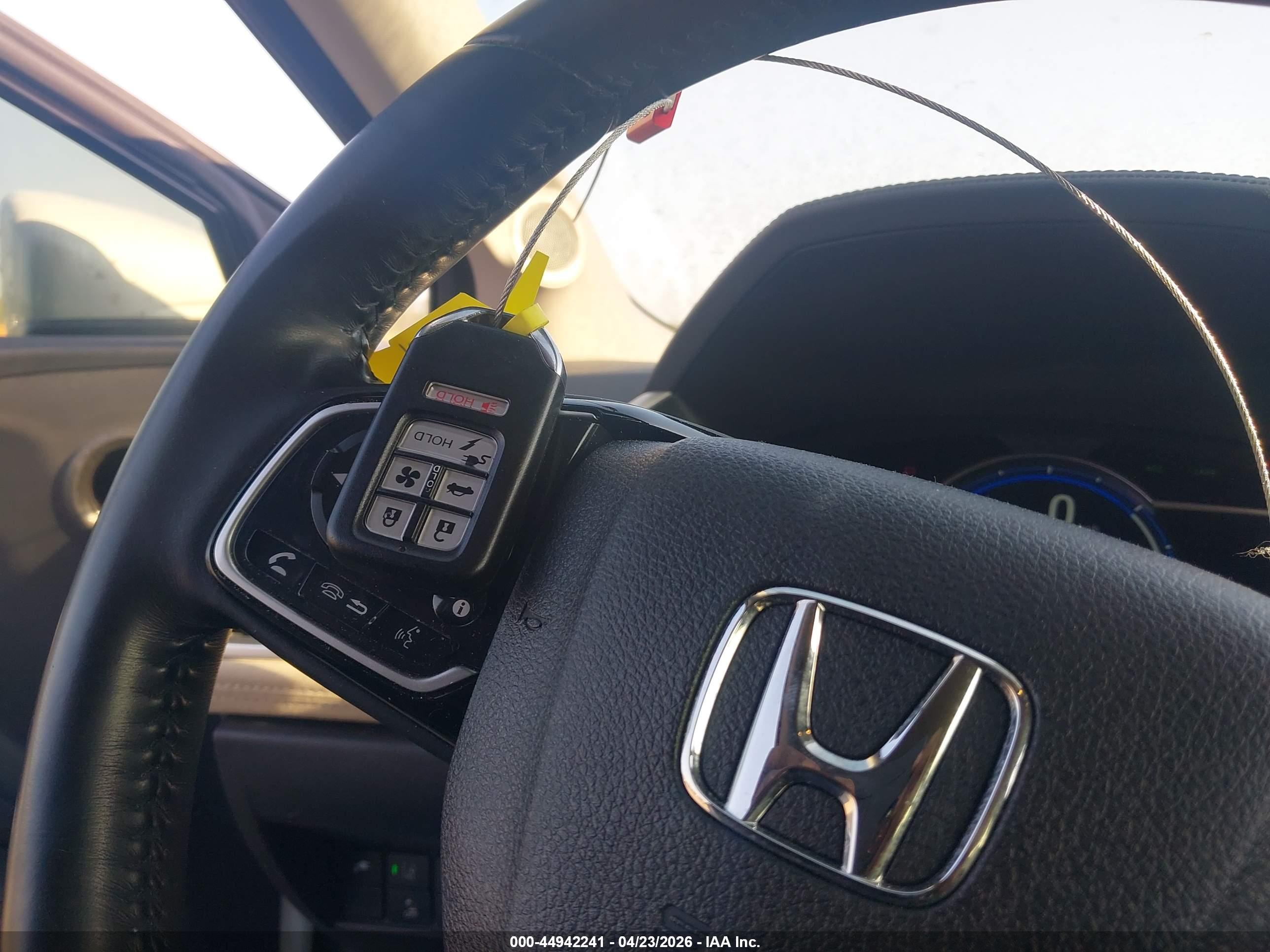 HONDA CLARITY image 11