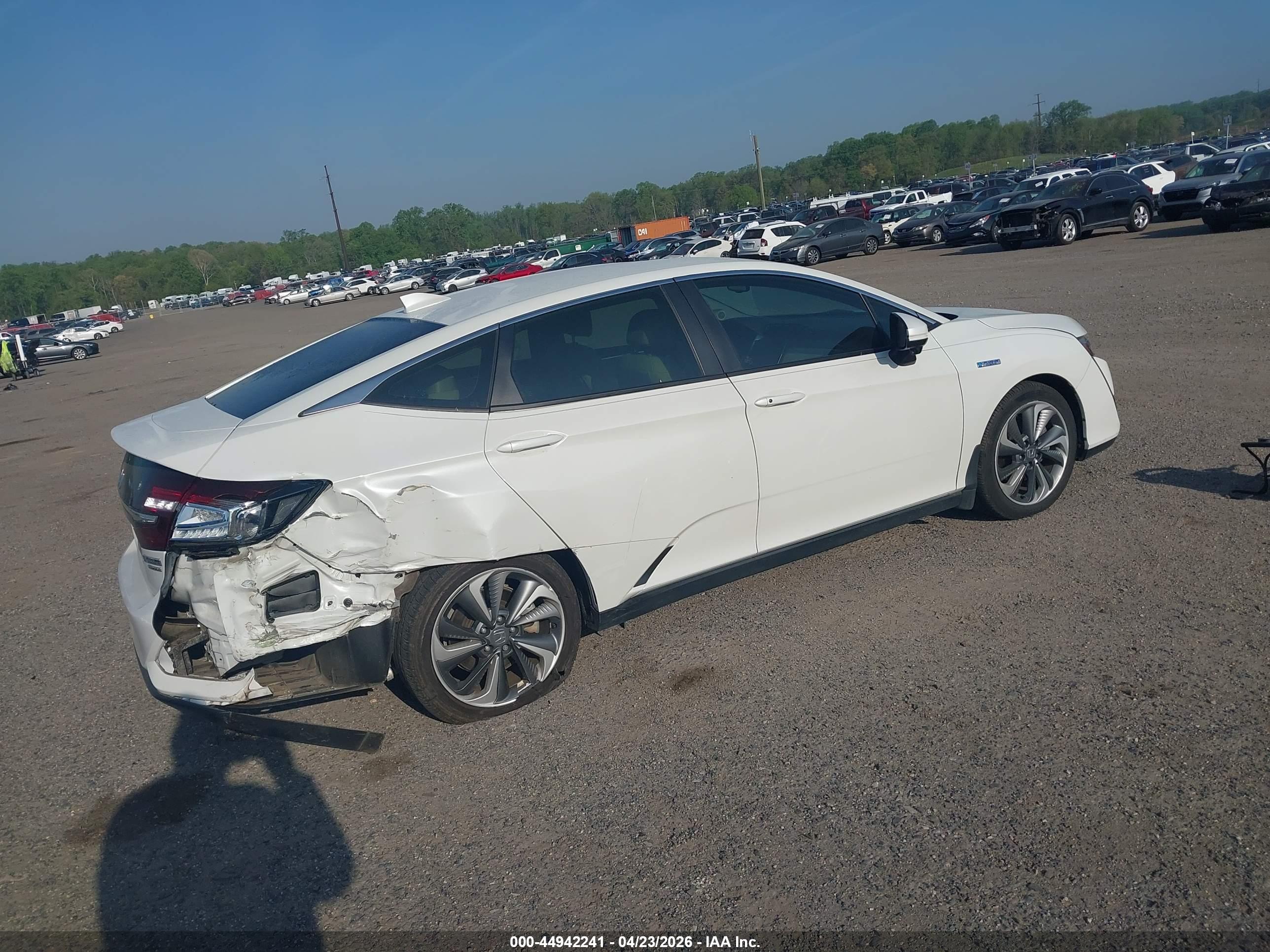 HONDA CLARITY image 4