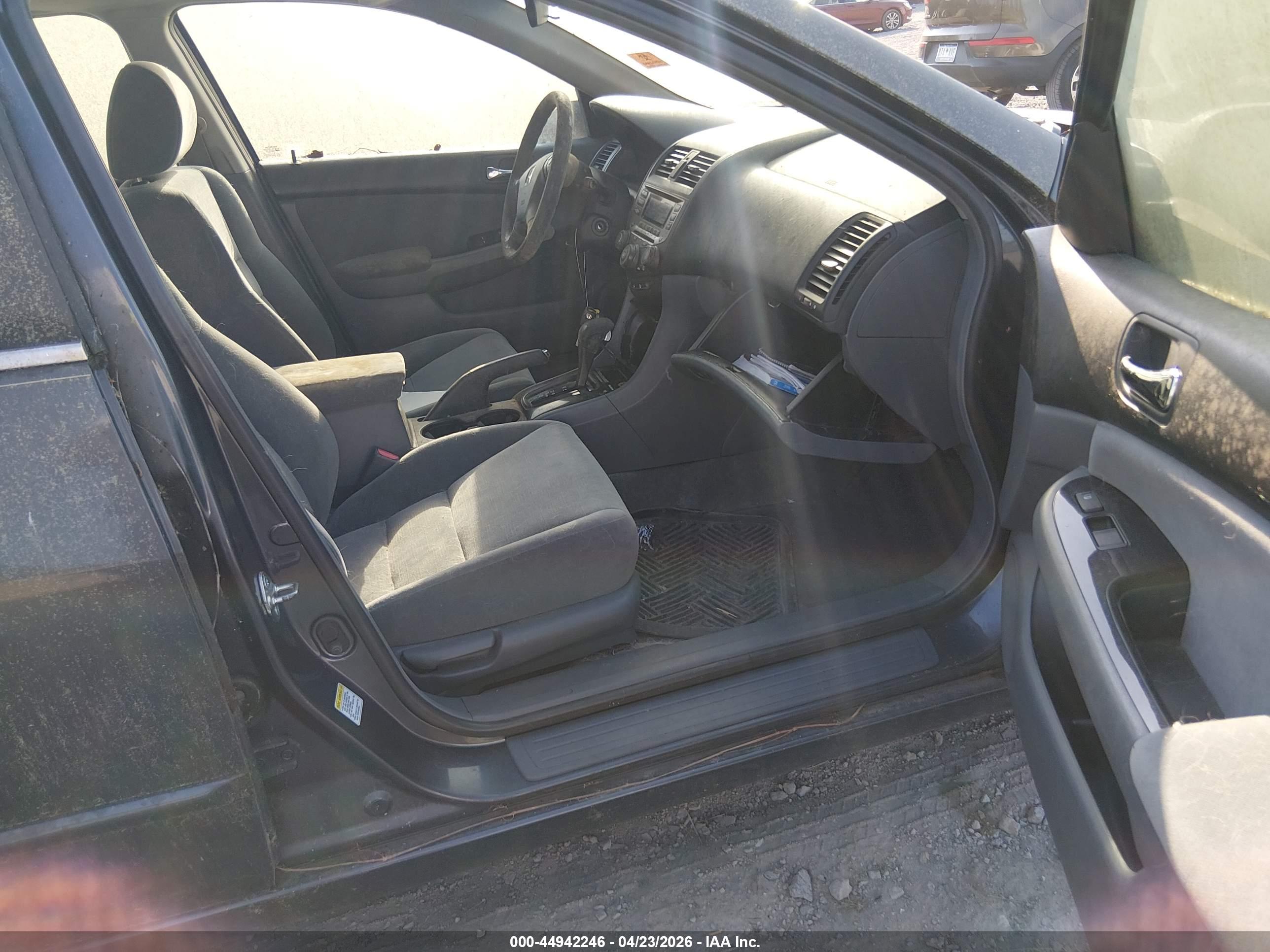 HONDA ACCORD image 6