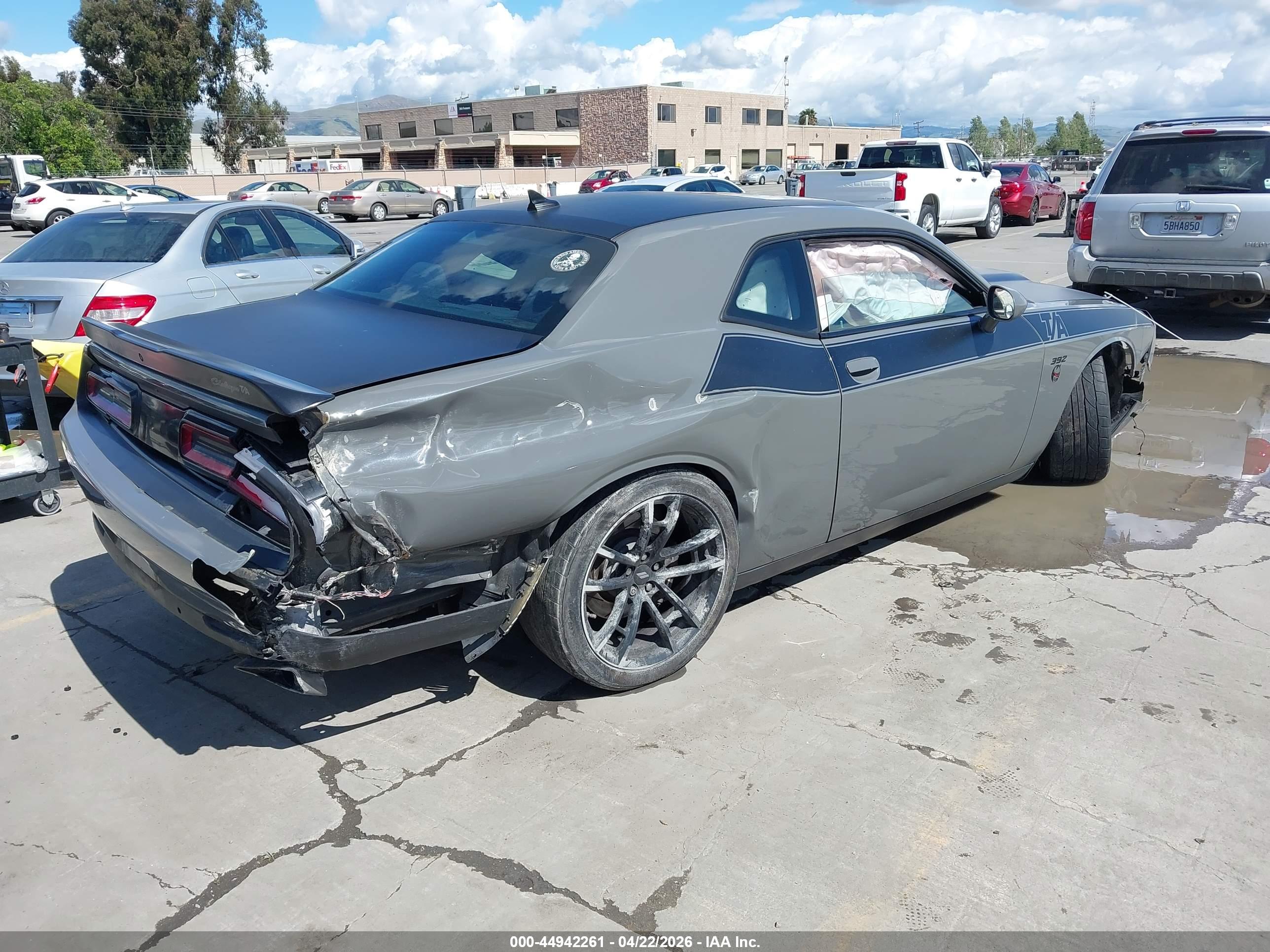 DODGE CHALLENGER image 4