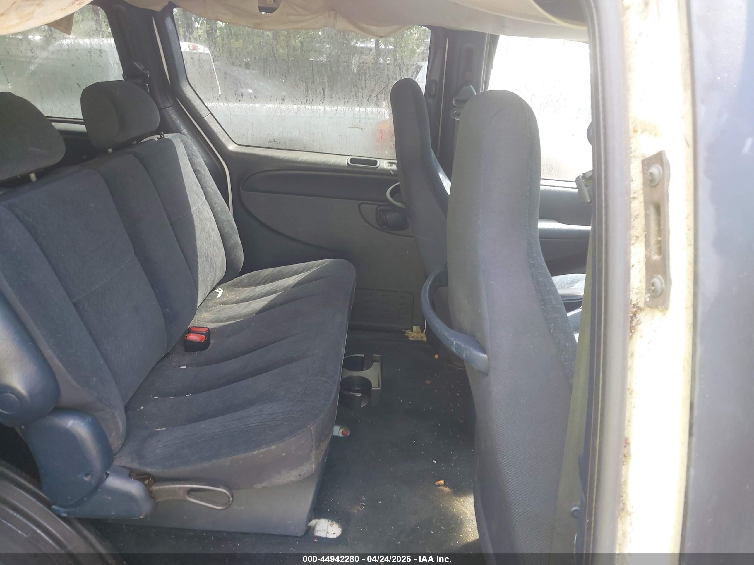 CHRYSLER TOWN image 8