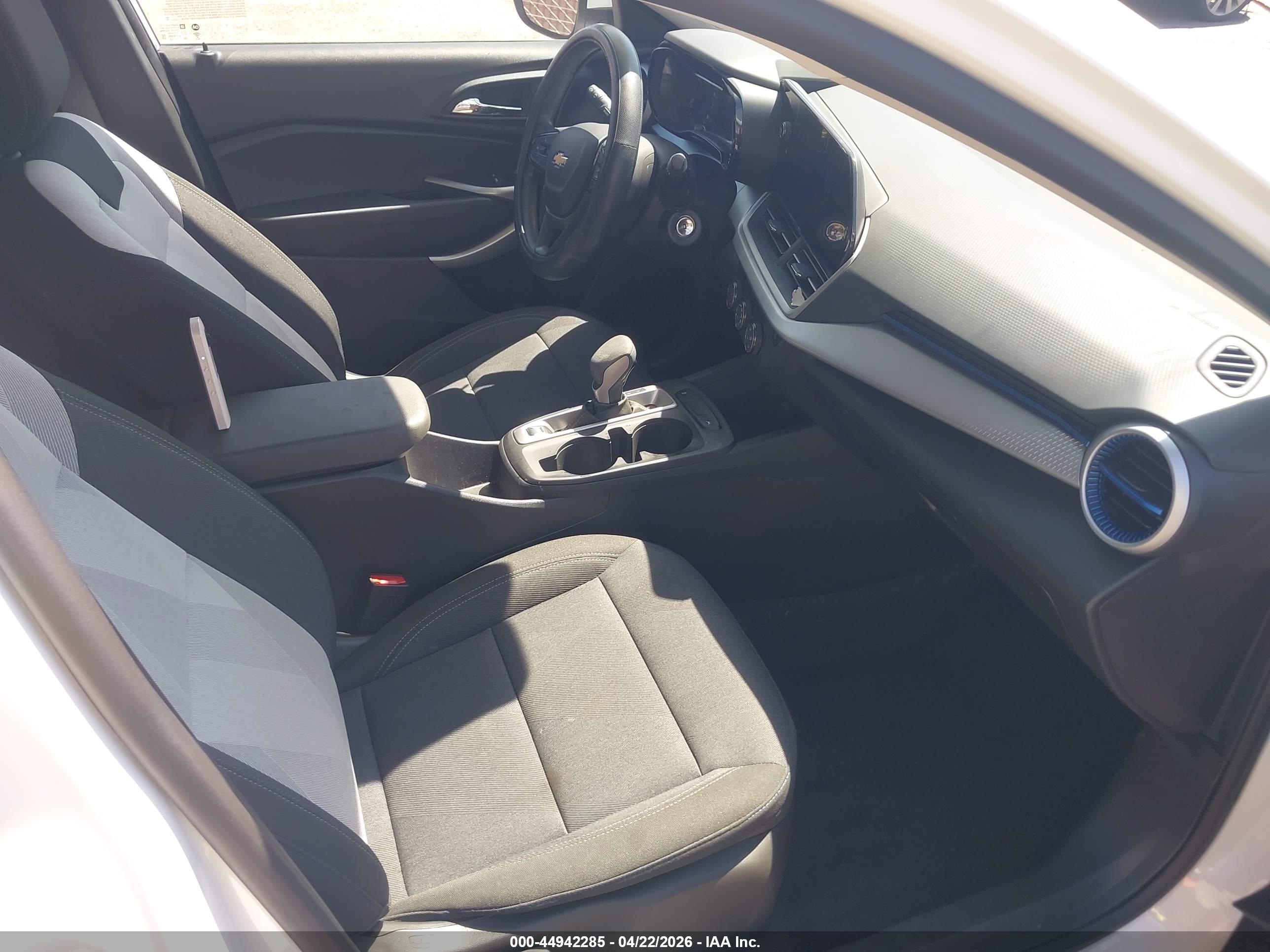 CHEVROLET TRAX image 5