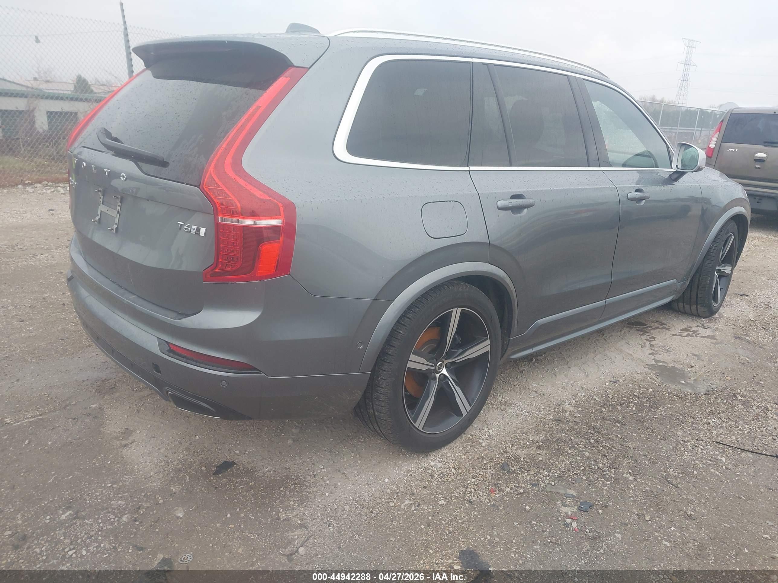 VOLVO XC90 image 4