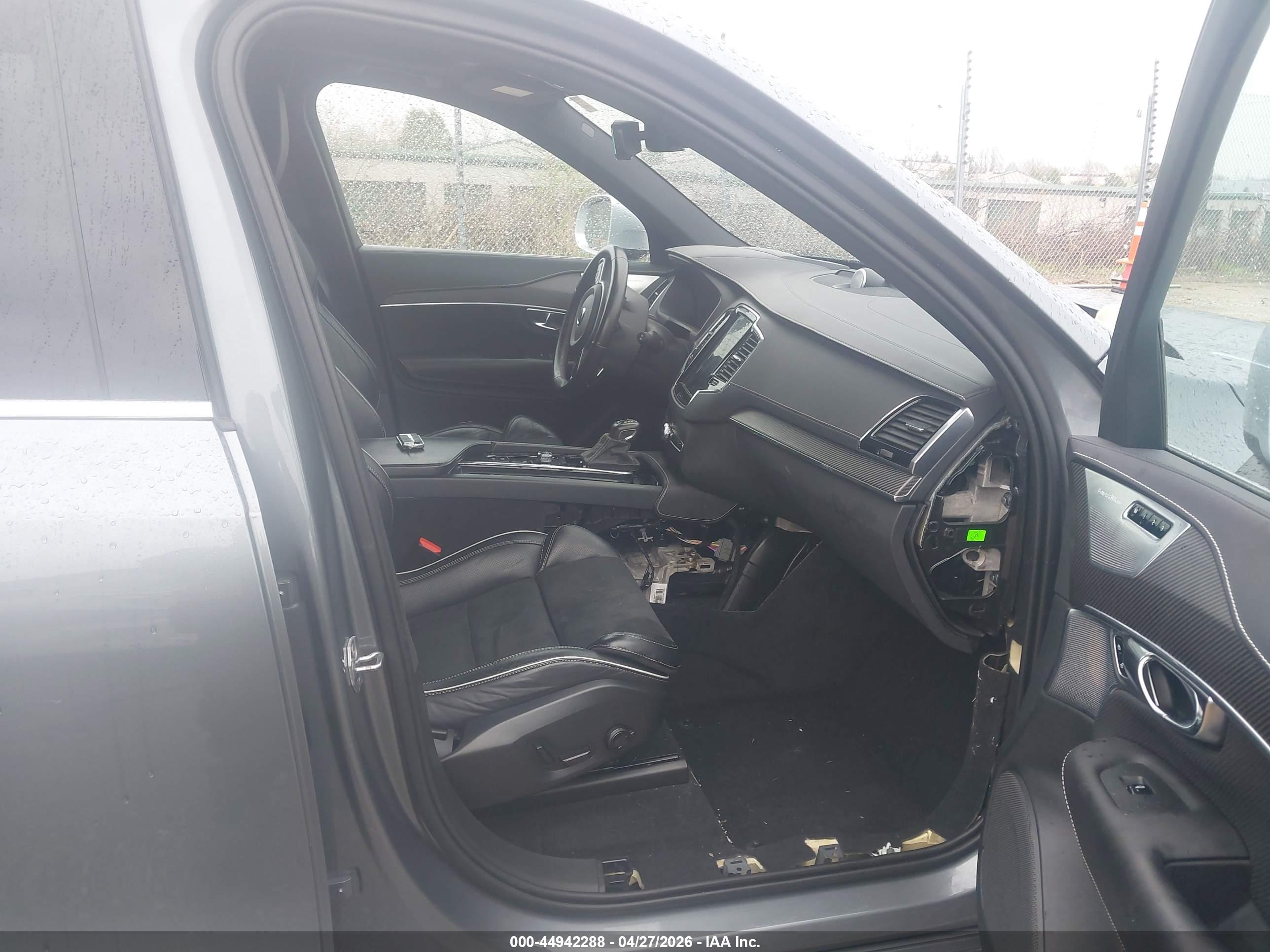 VOLVO XC90 image 5