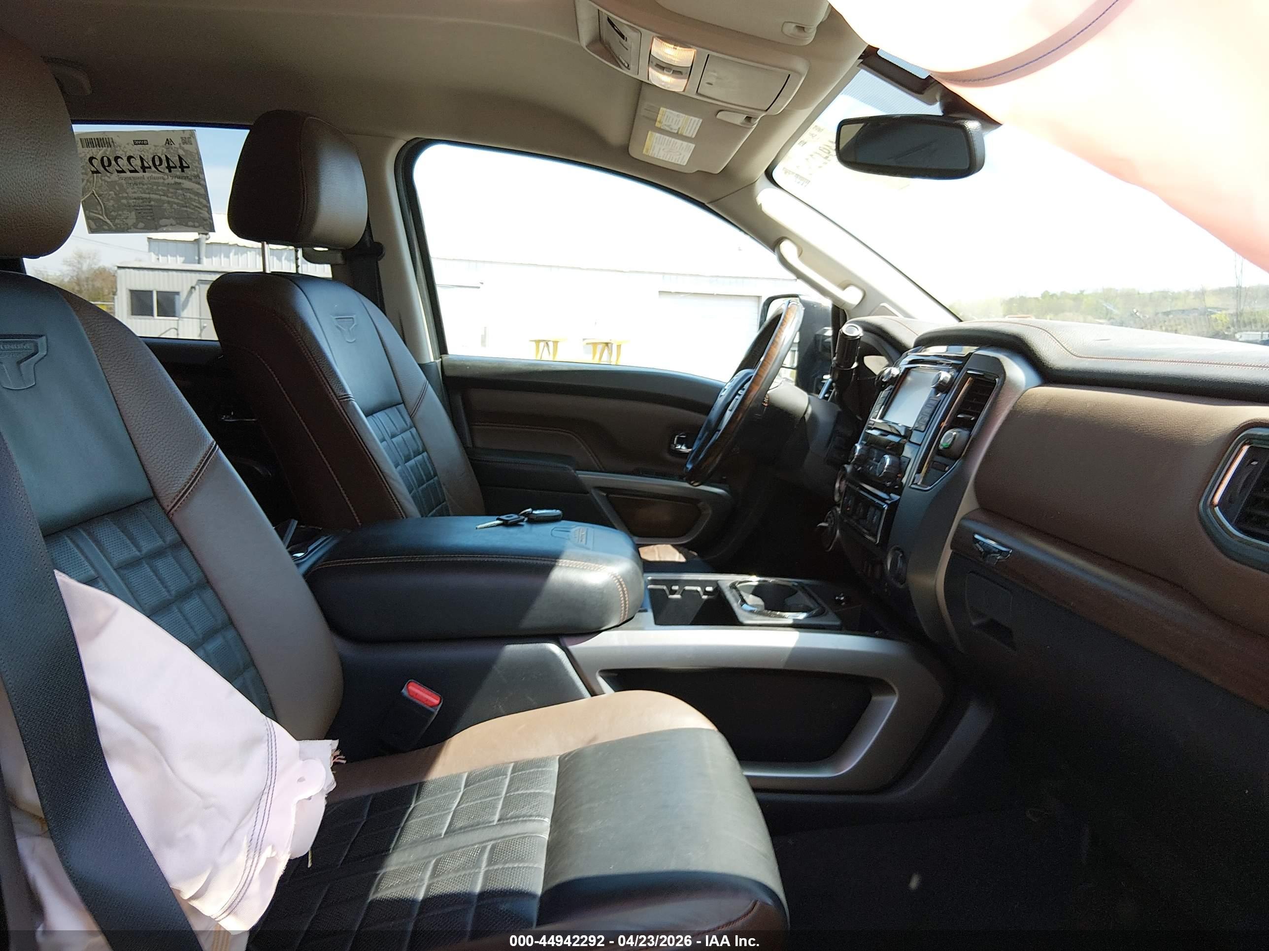 NISSAN TITAN image 5