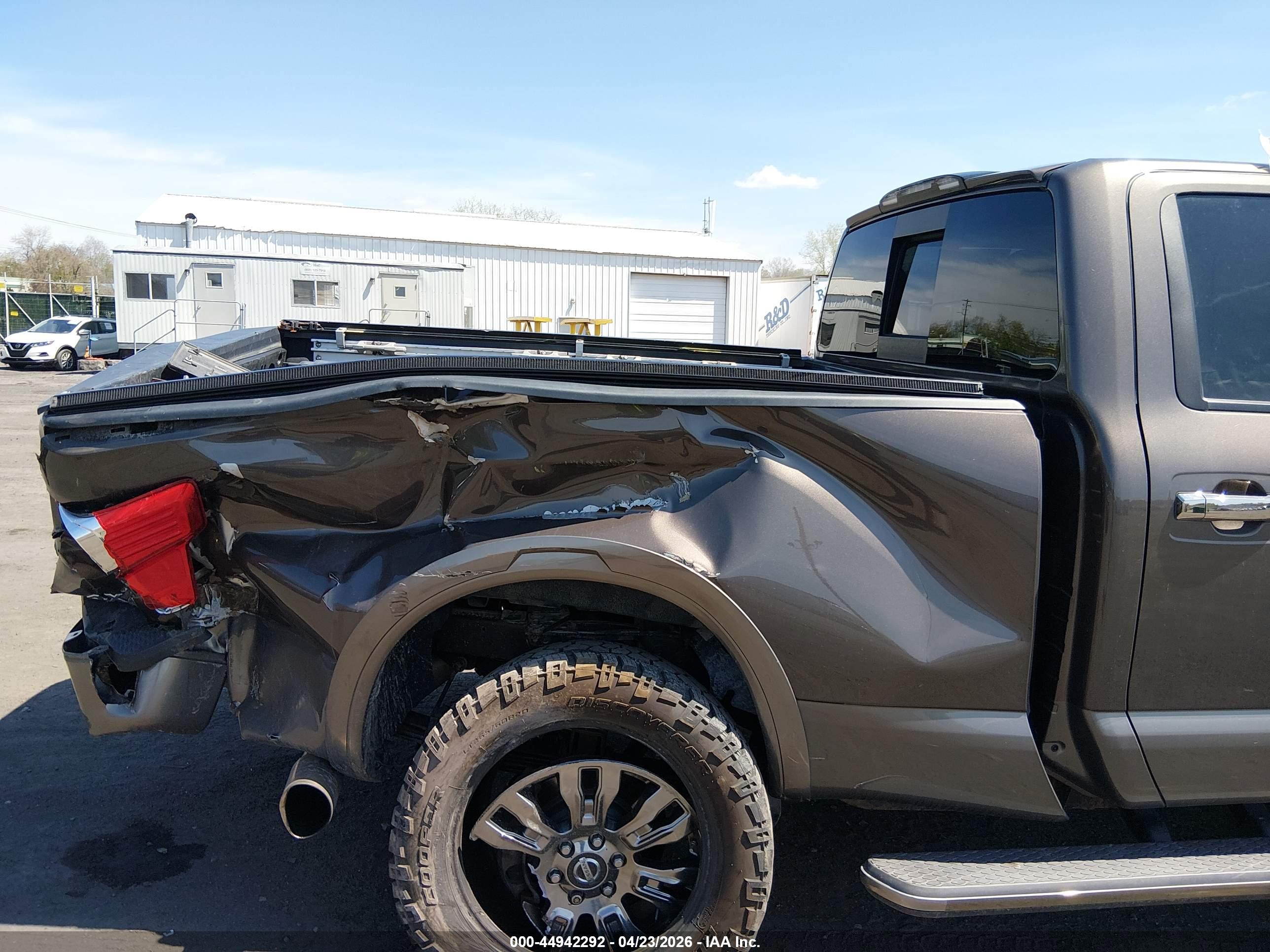 NISSAN TITAN image 6