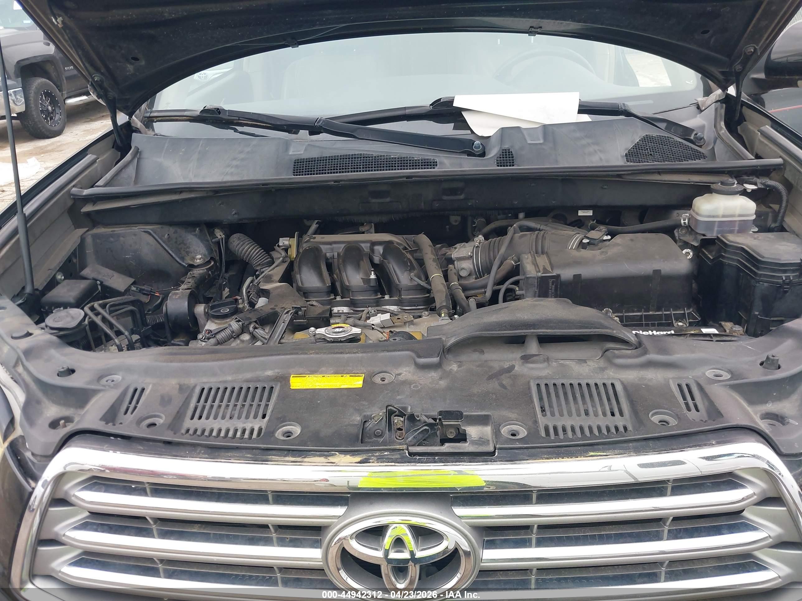 TOYOTA HIGHLANDER image 10