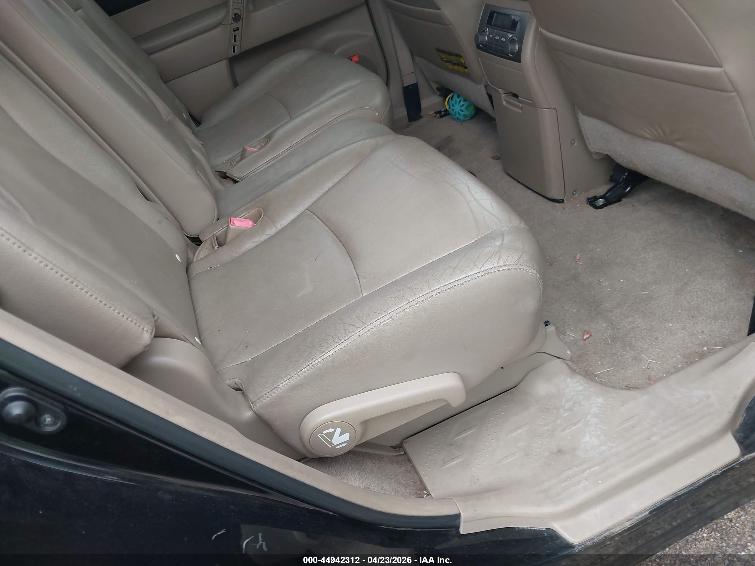 TOYOTA HIGHLANDER image 8
