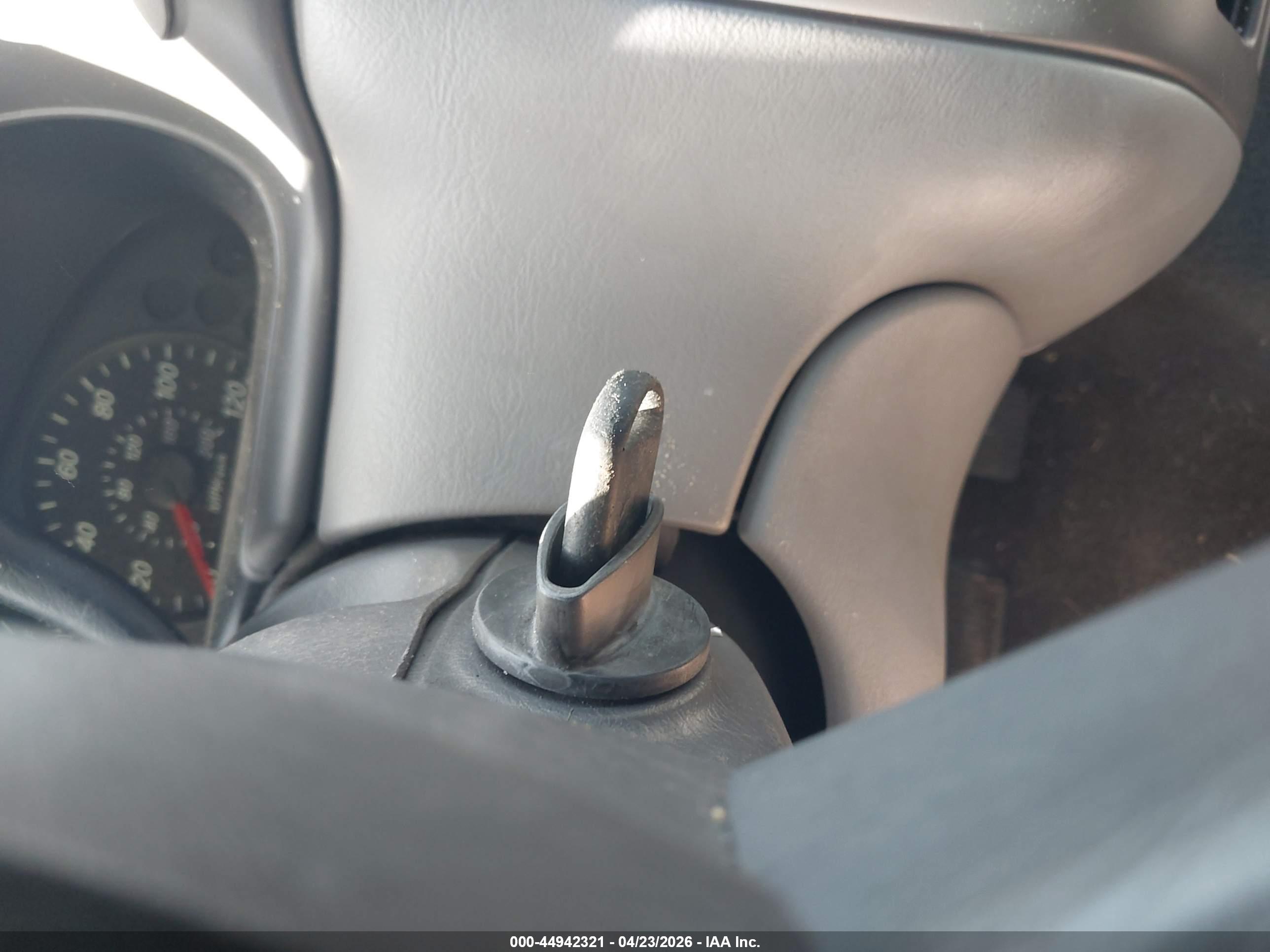 FORD TAURUS image 11